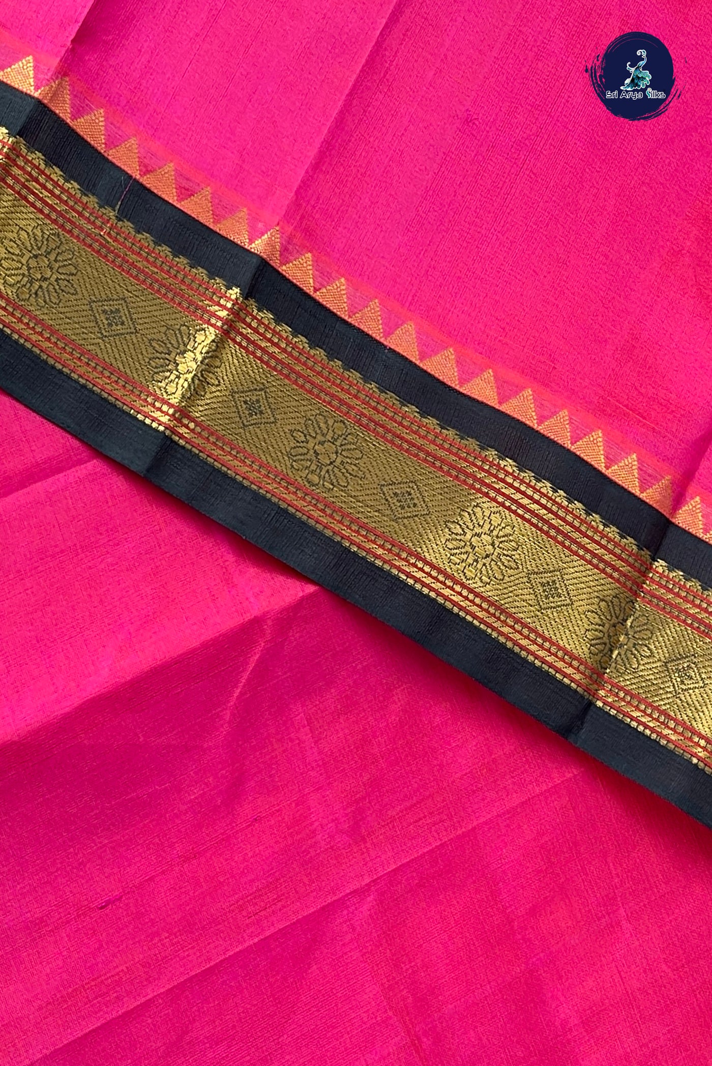 Rani Pink Korvai Silk Cotton Saree With Plain Pattern