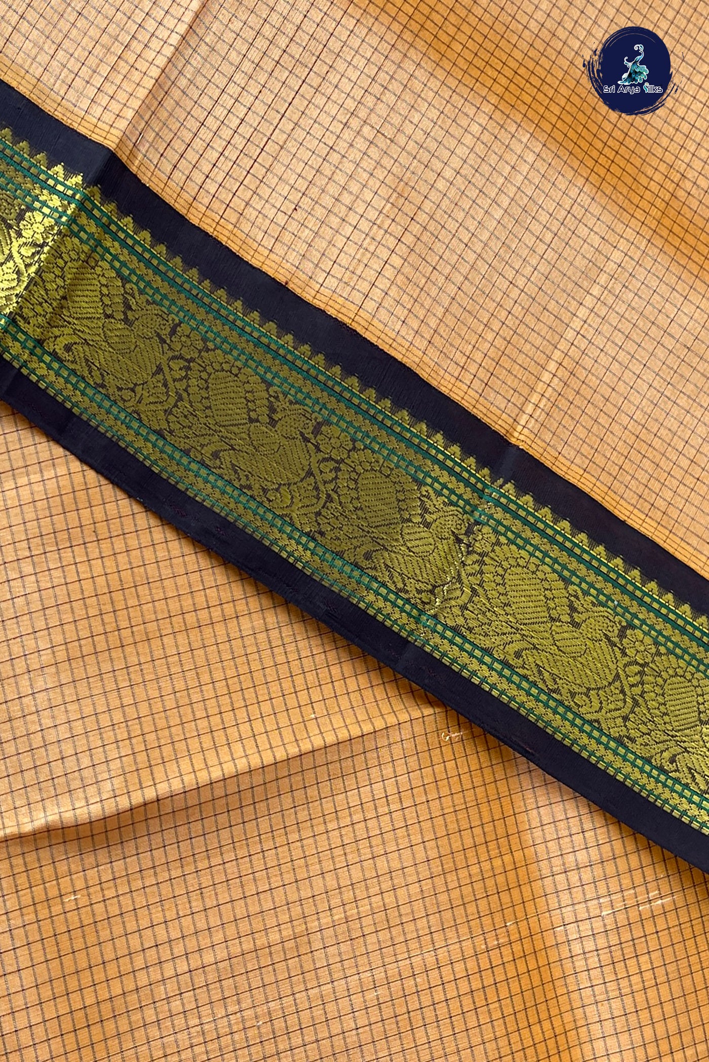 Peach Checked Saree With Checked Pattern