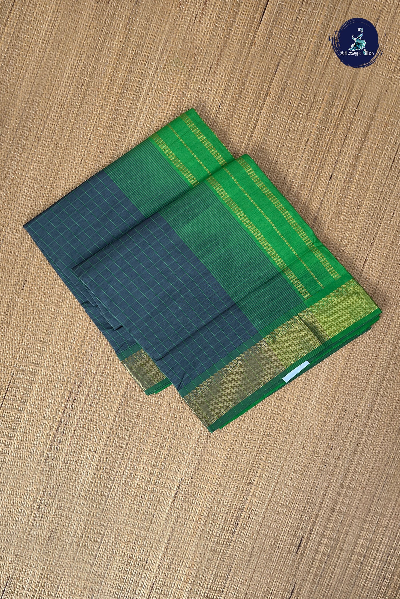 Grey Checked Saree With Checked Pattern