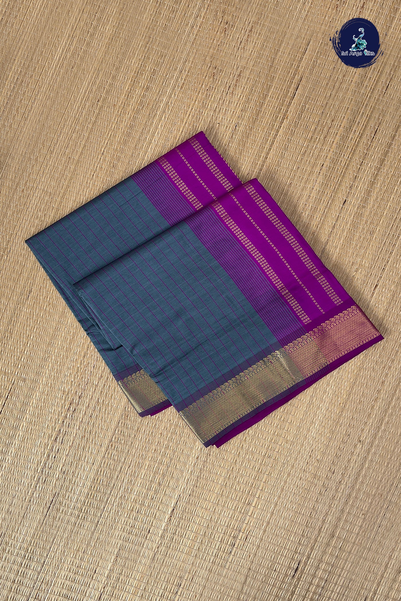 Grey Checked Saree With Checked Pattern