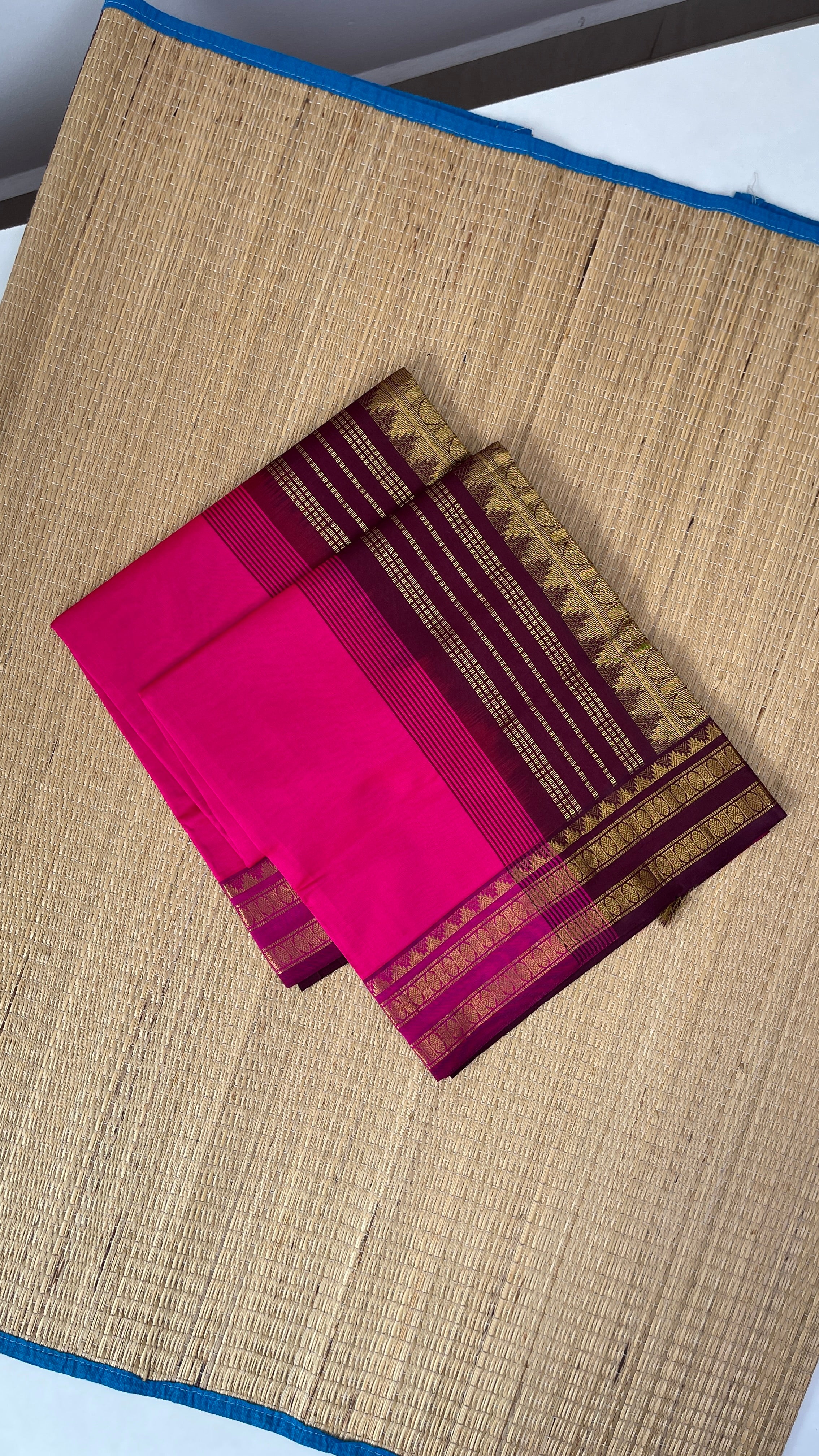 Pink Half Pure Silk Cotton Saree With Plain Pattern
