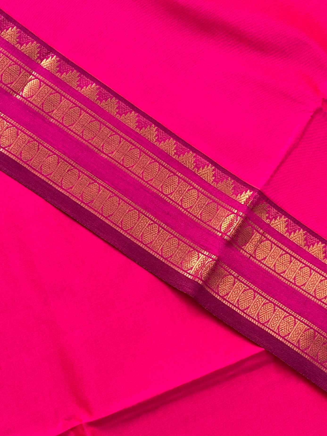 Pink Half Pure Silk Cotton Saree With Plain Pattern