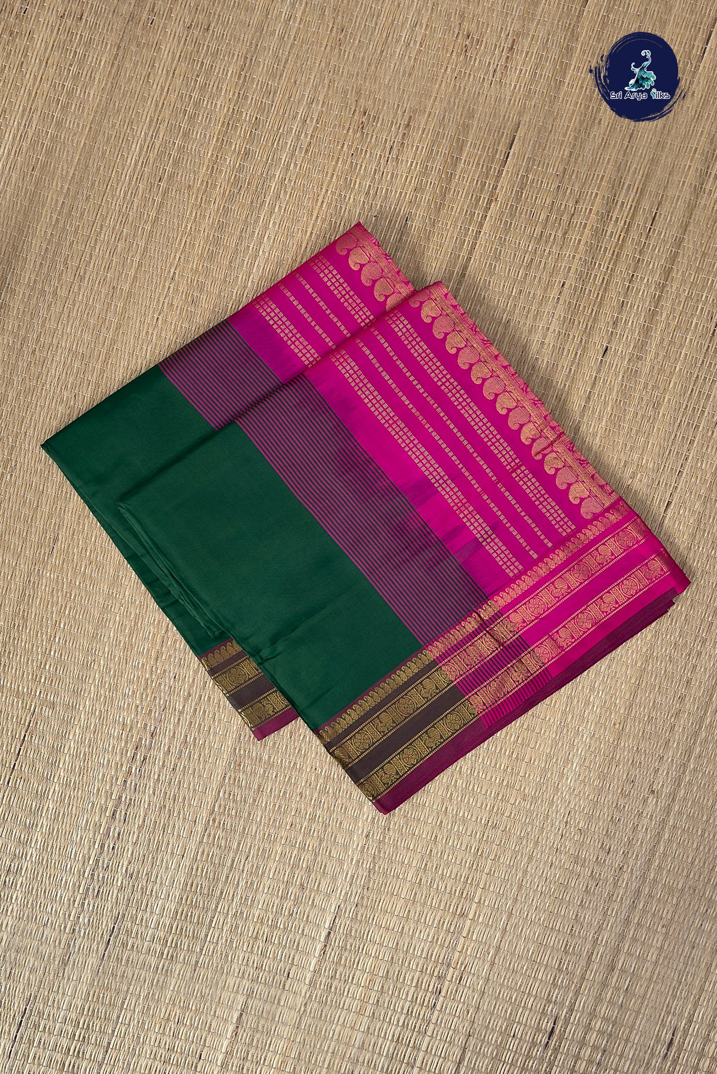 Green Half Pure Silk Cotton Saree With Plain Pattern