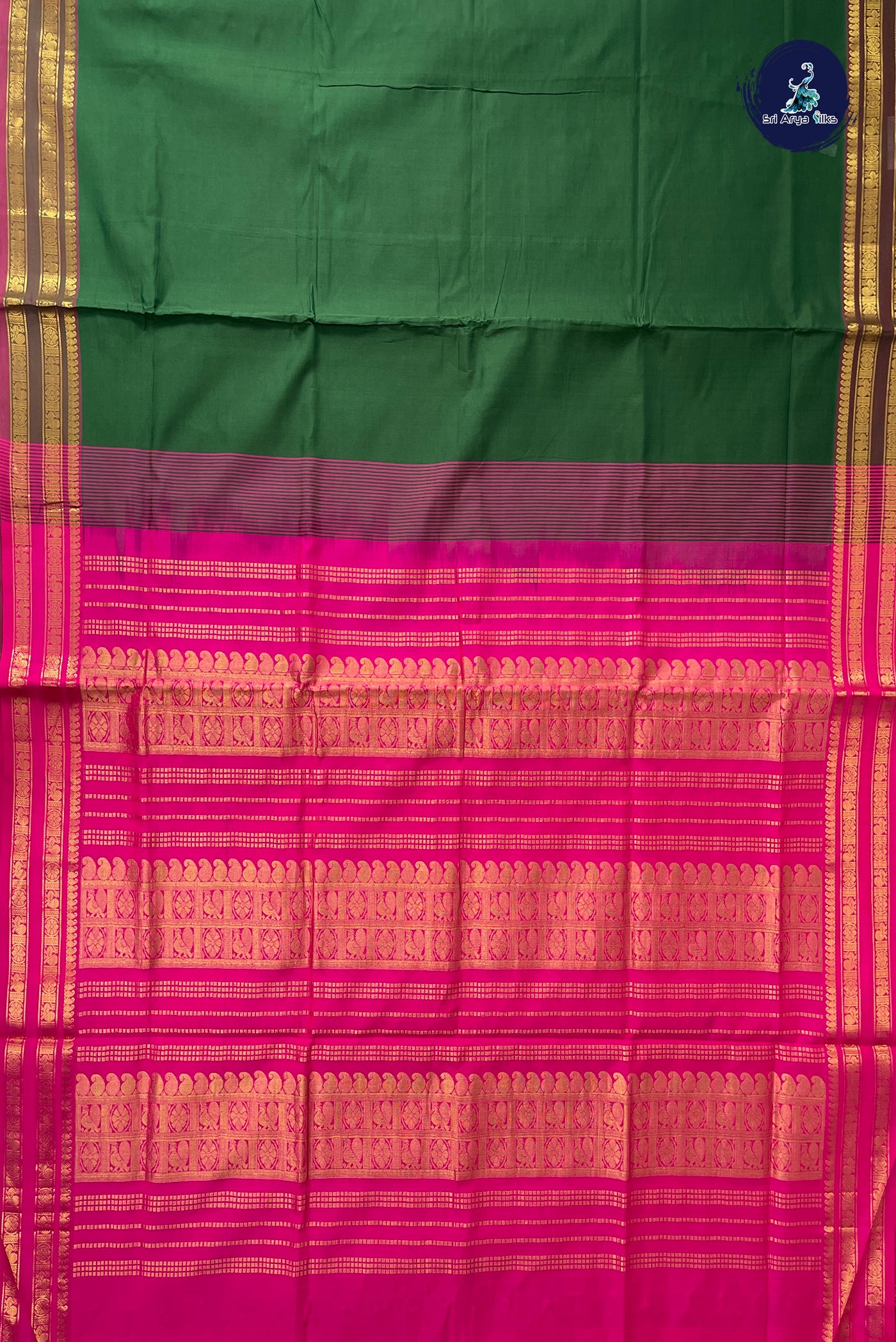 Green Half Pure Silk Cotton Saree With Plain Pattern
