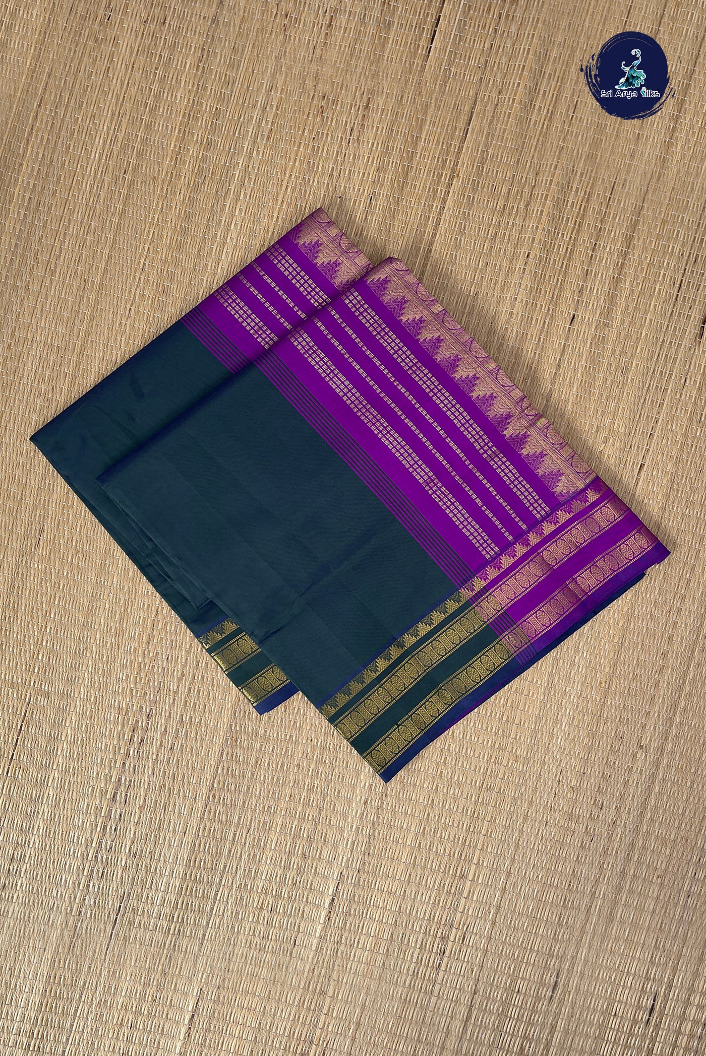 Dark Green Half Pure Silk Cotton Saree With Plain Pattern