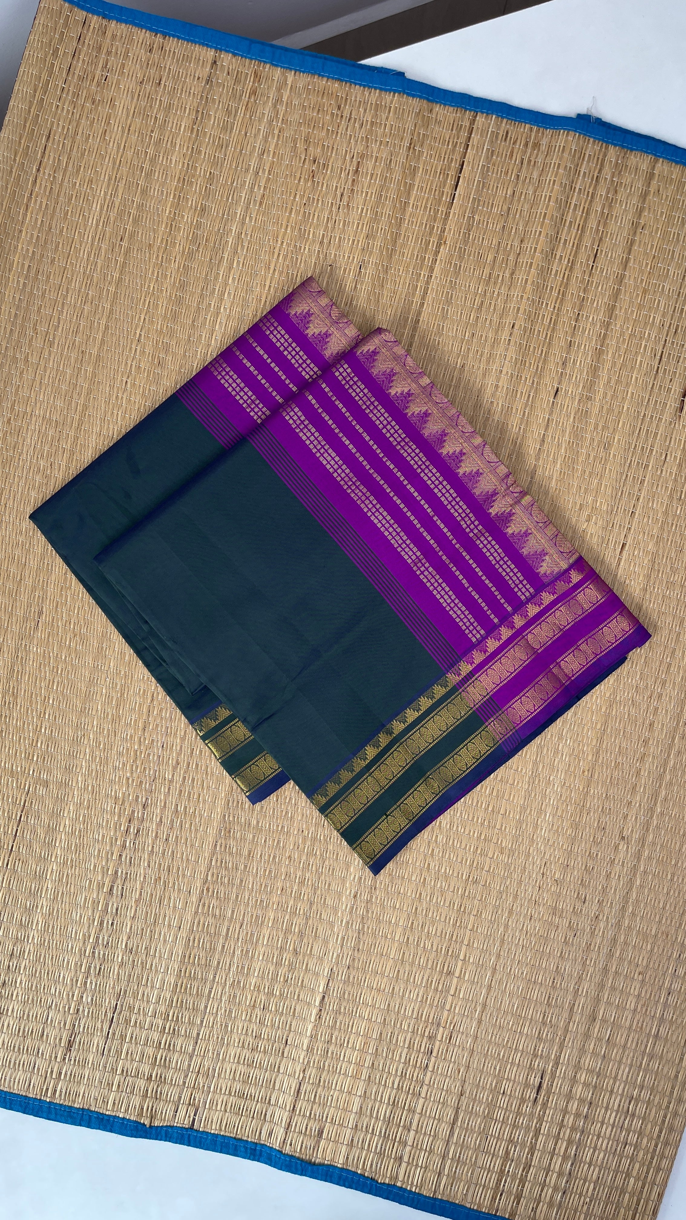Dark Green Half Pure Silk Cotton Saree With Plain Pattern