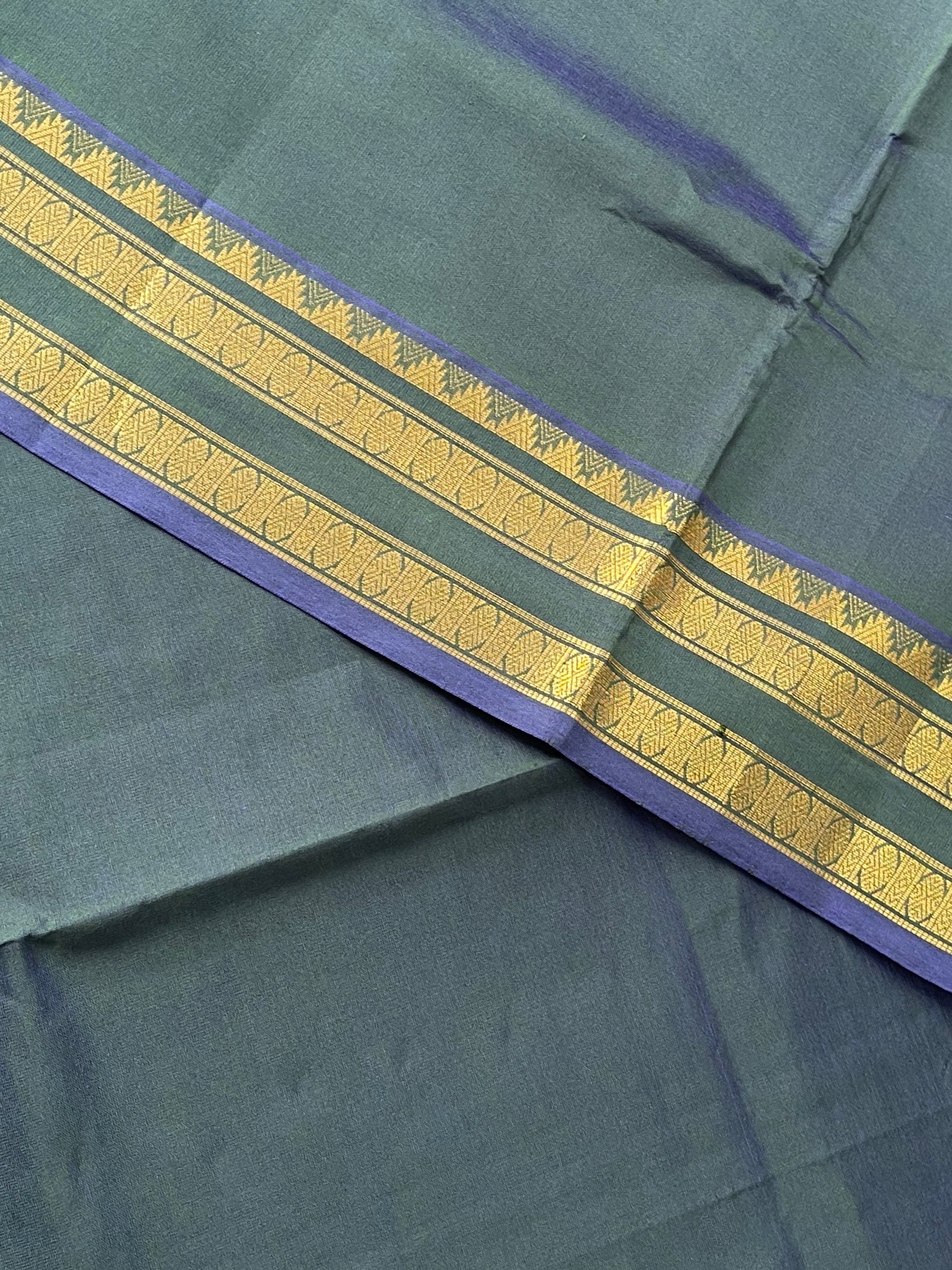 Dark Green Half Pure Silk Cotton Saree With Plain Pattern
