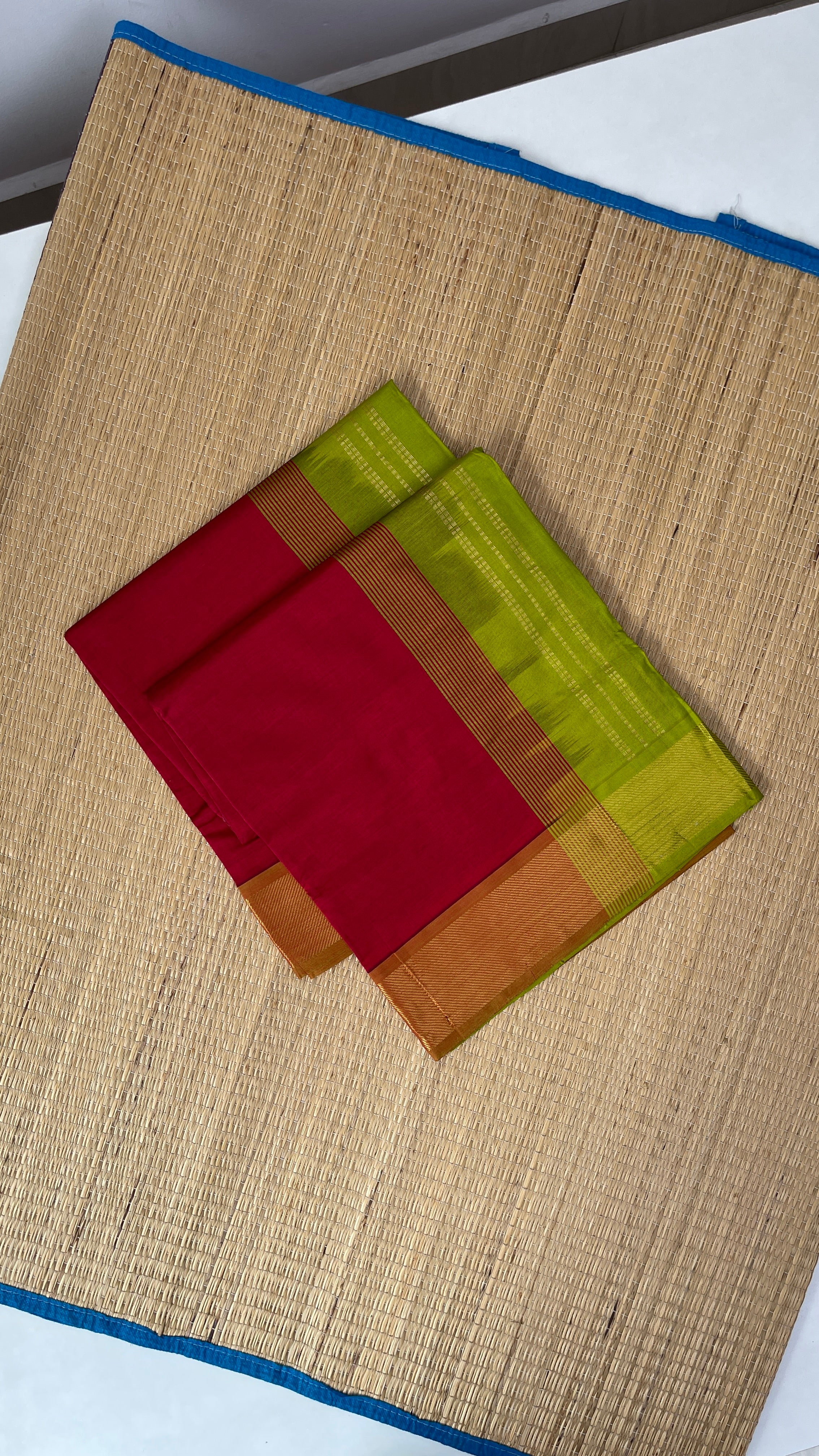 Maroon Half Pure Silk Cotton Saree With Plain Pattern