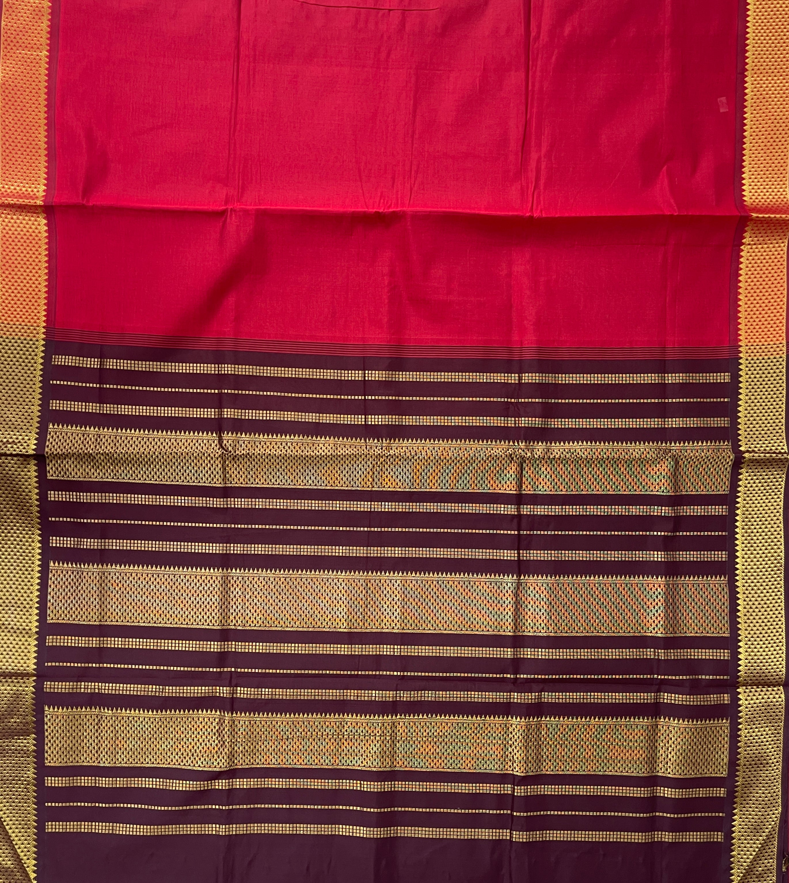 Maroon Half Pure Silk Cotton Saree With Plain Pattern