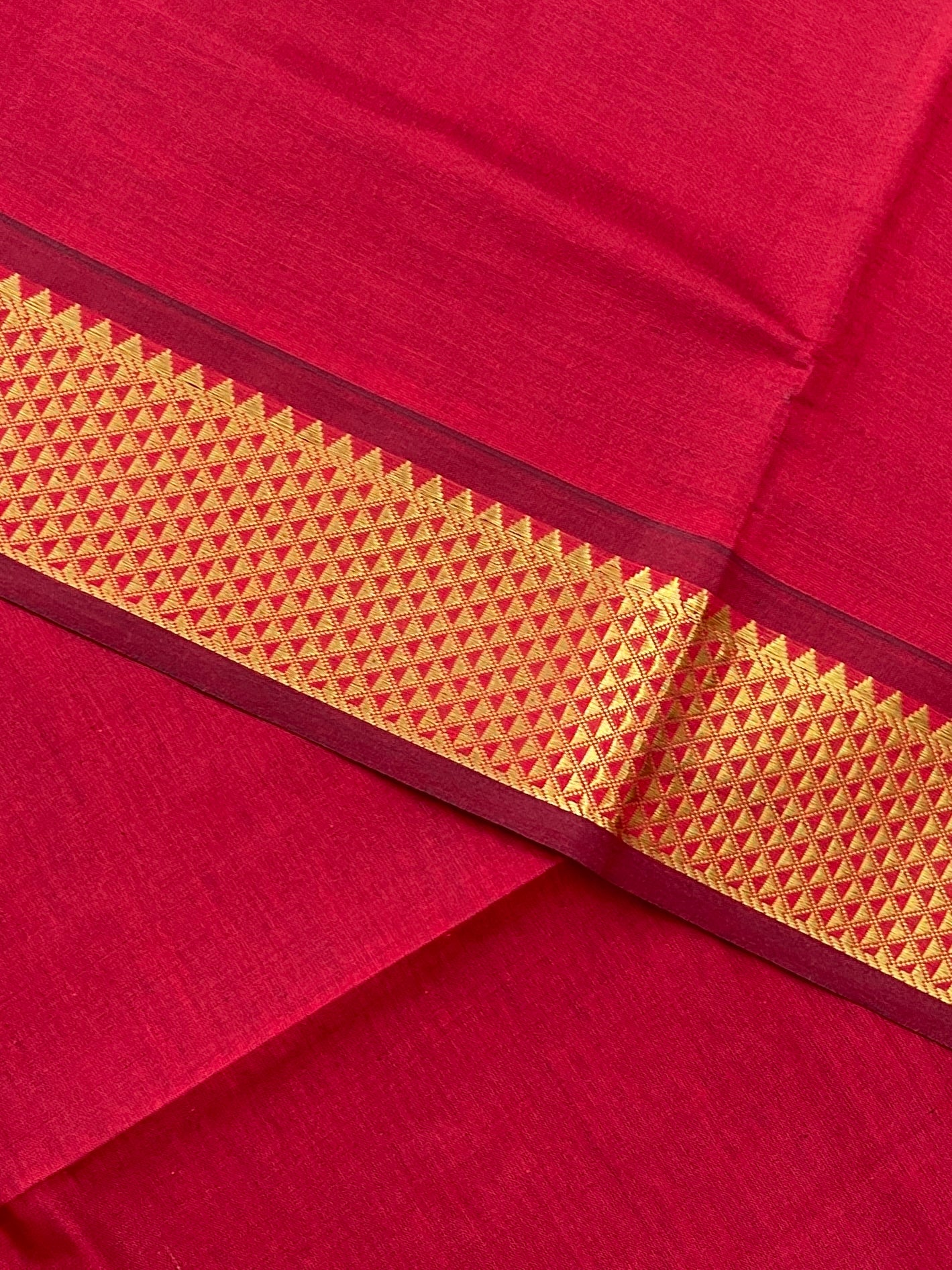 Maroon Half Pure Silk Cotton Saree With Plain Pattern