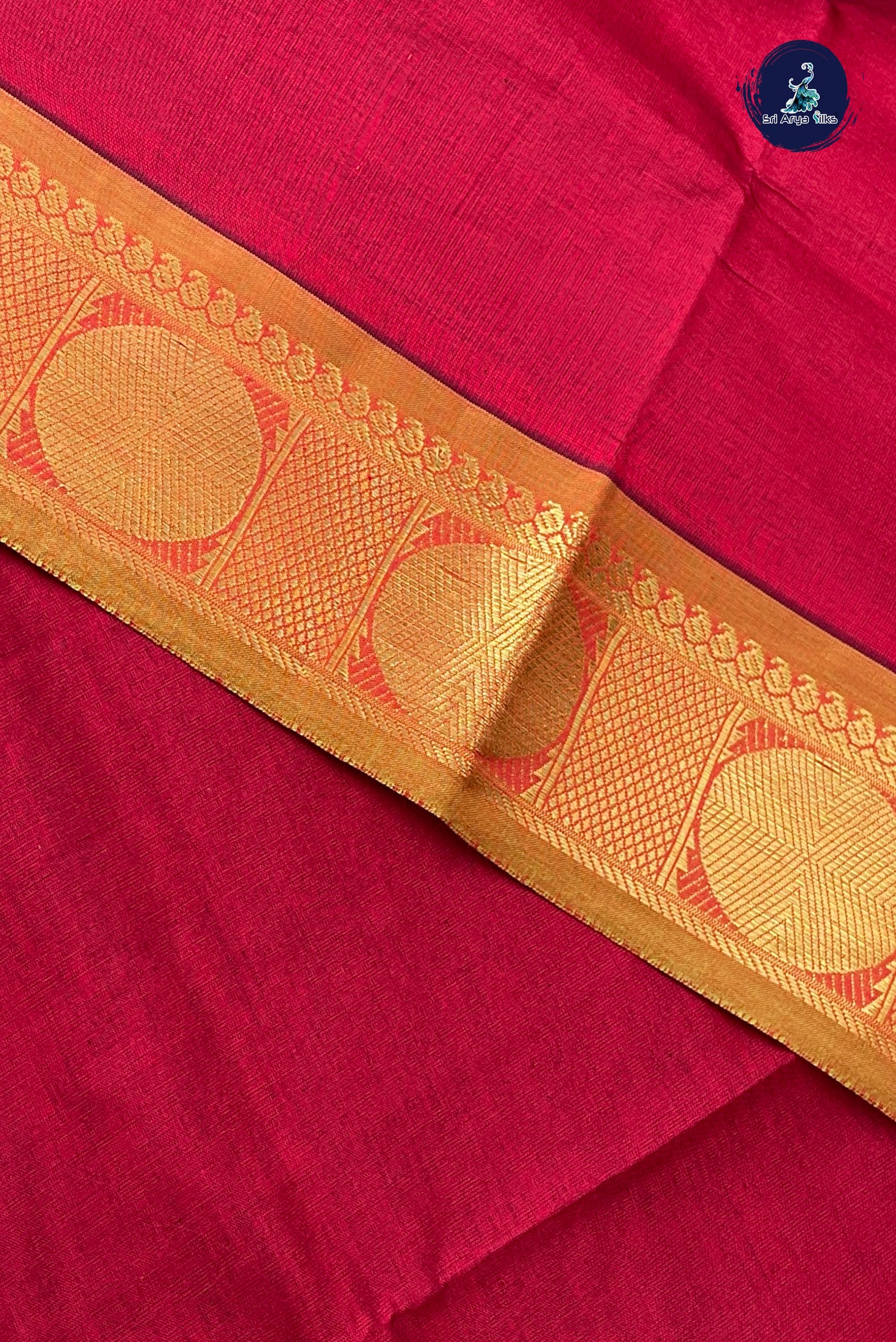 Red Half Pure Silk Cotton Saree With Plain Pattern