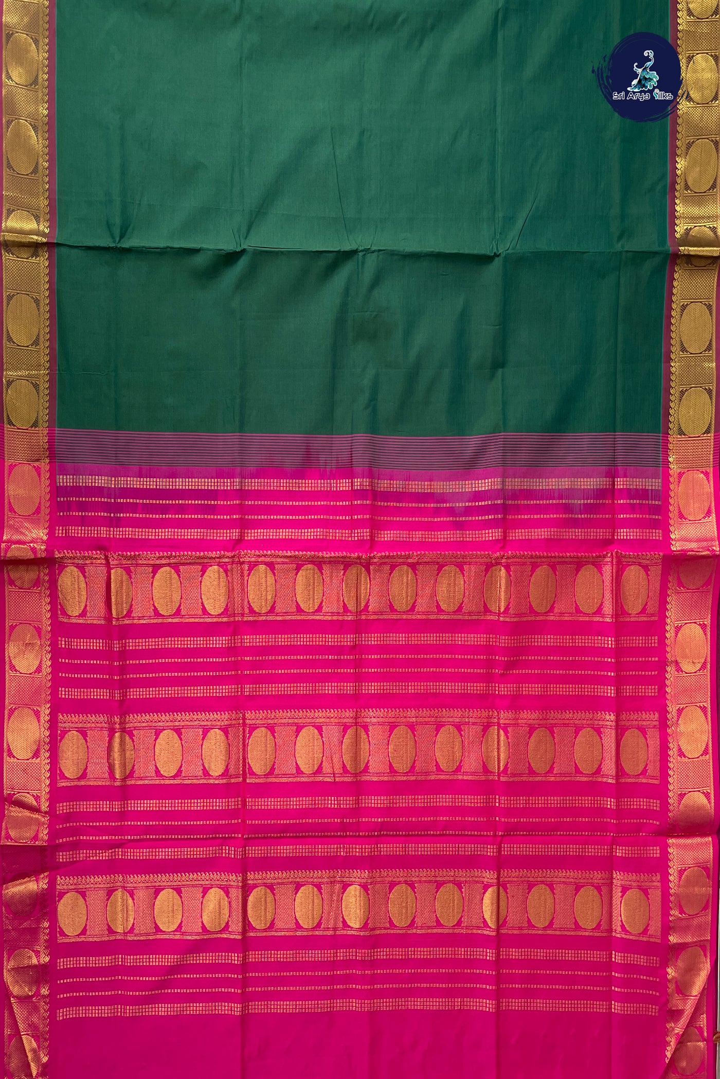 Green Half Pure Silk Cotton Saree With Plain Pattern
