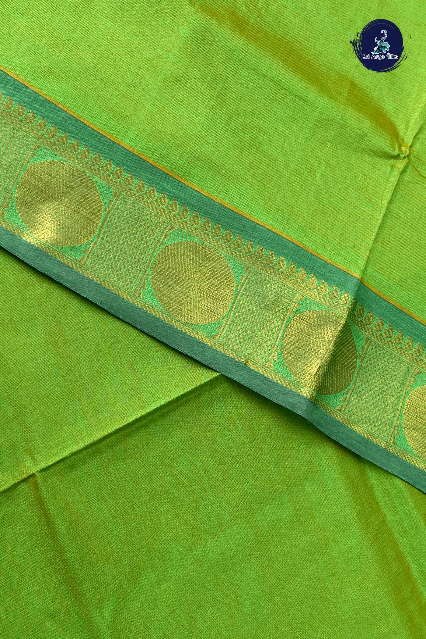 Light Green Half Pure Silk Cotton Saree With Plain Pattern