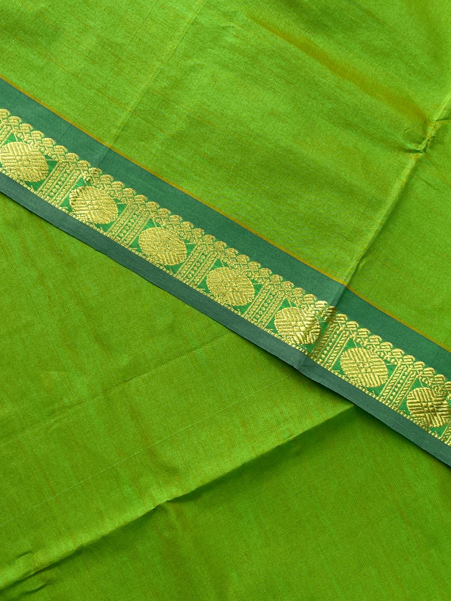 Light Green Half Pure Silk Cotton Saree With Plain Pattern