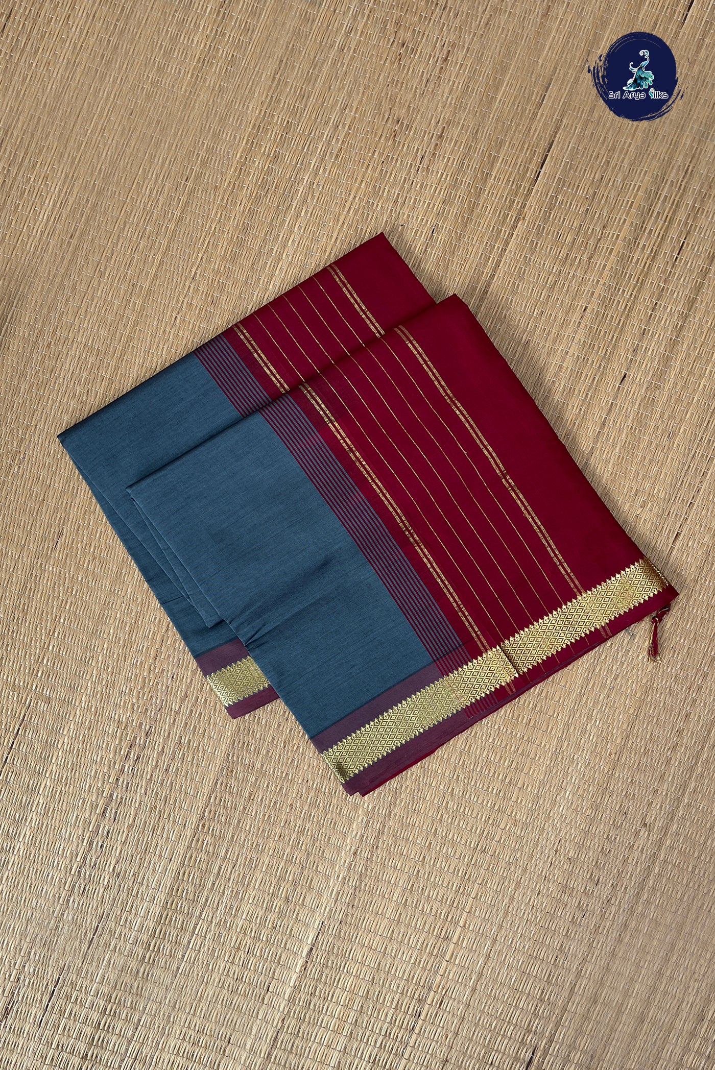 Grey Half Pure Silk Cotton Saree With Plain Pattern