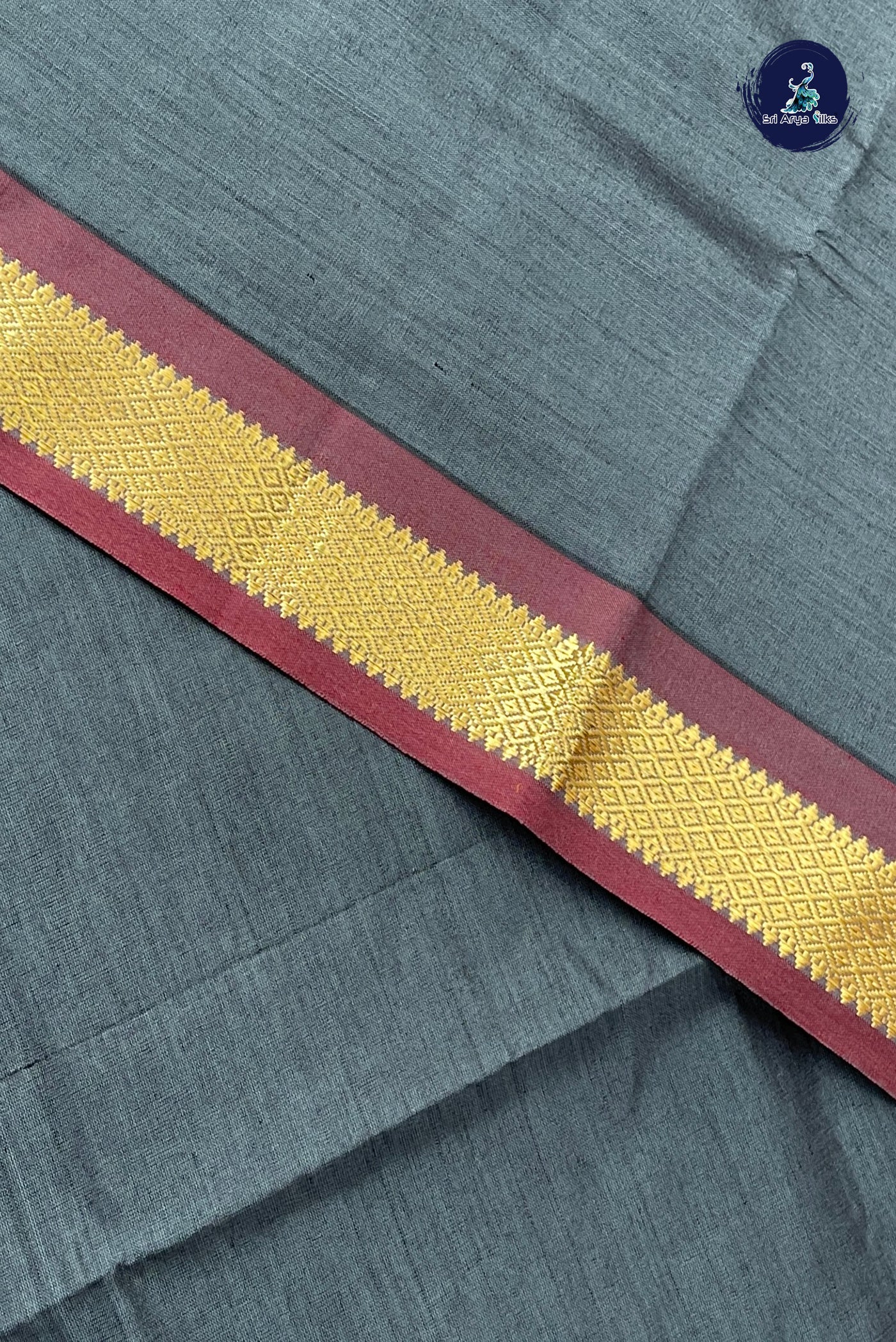 Grey Half Pure Silk Cotton Saree With Plain Pattern