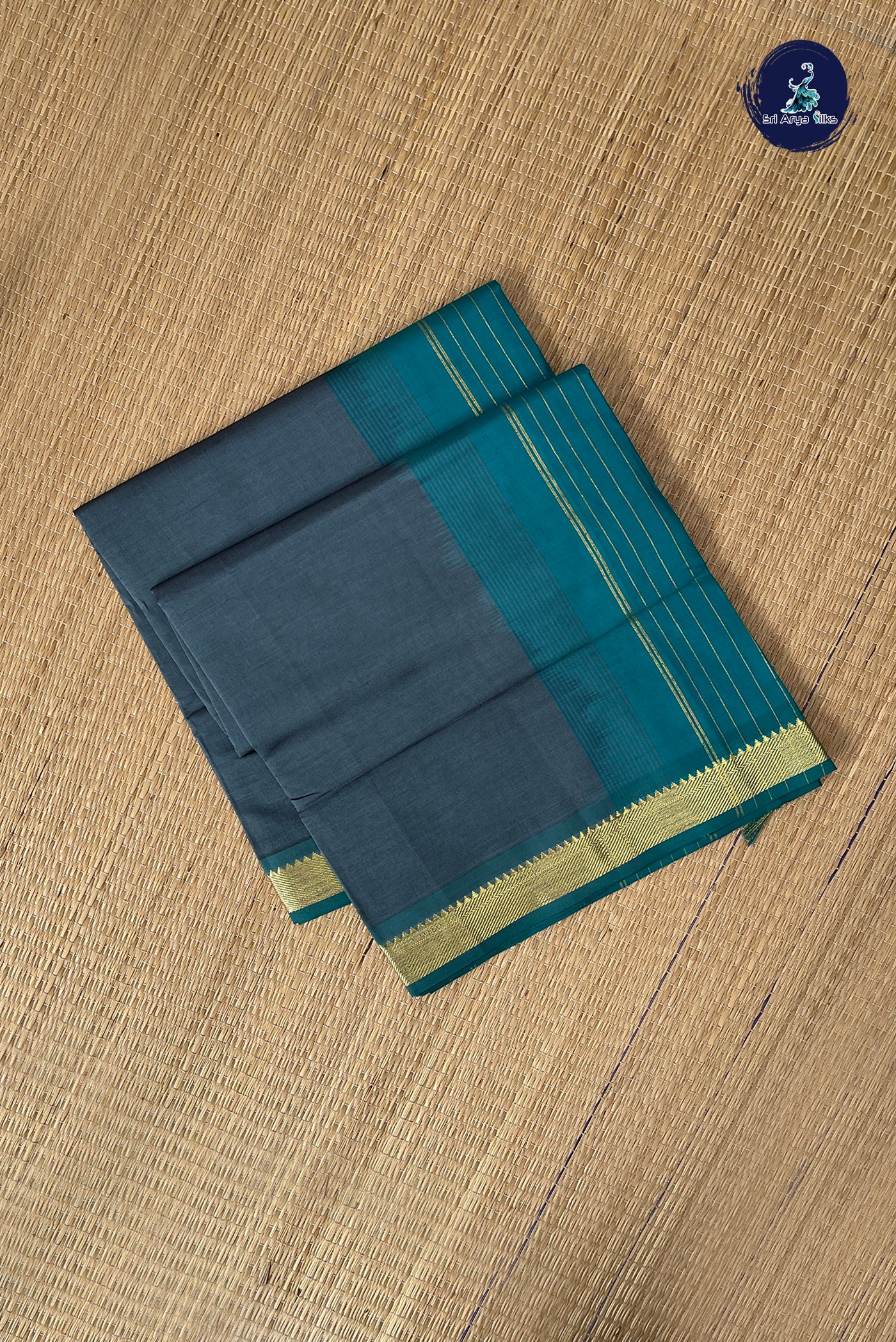 Grey Half Pure Silk Cotton Saree With Plain Pattern