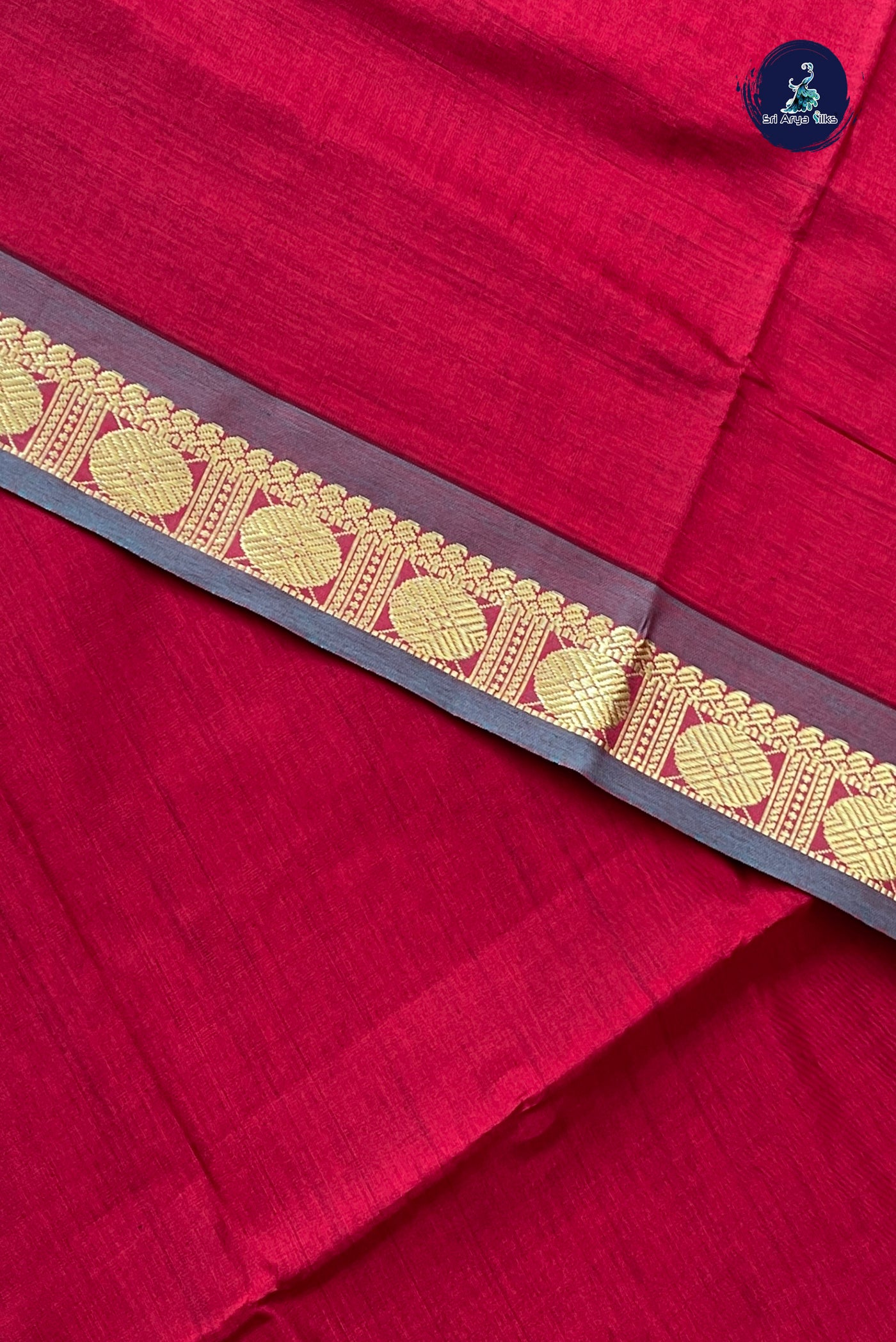 Red Half Pure Silk Cotton Saree With Plain Pattern