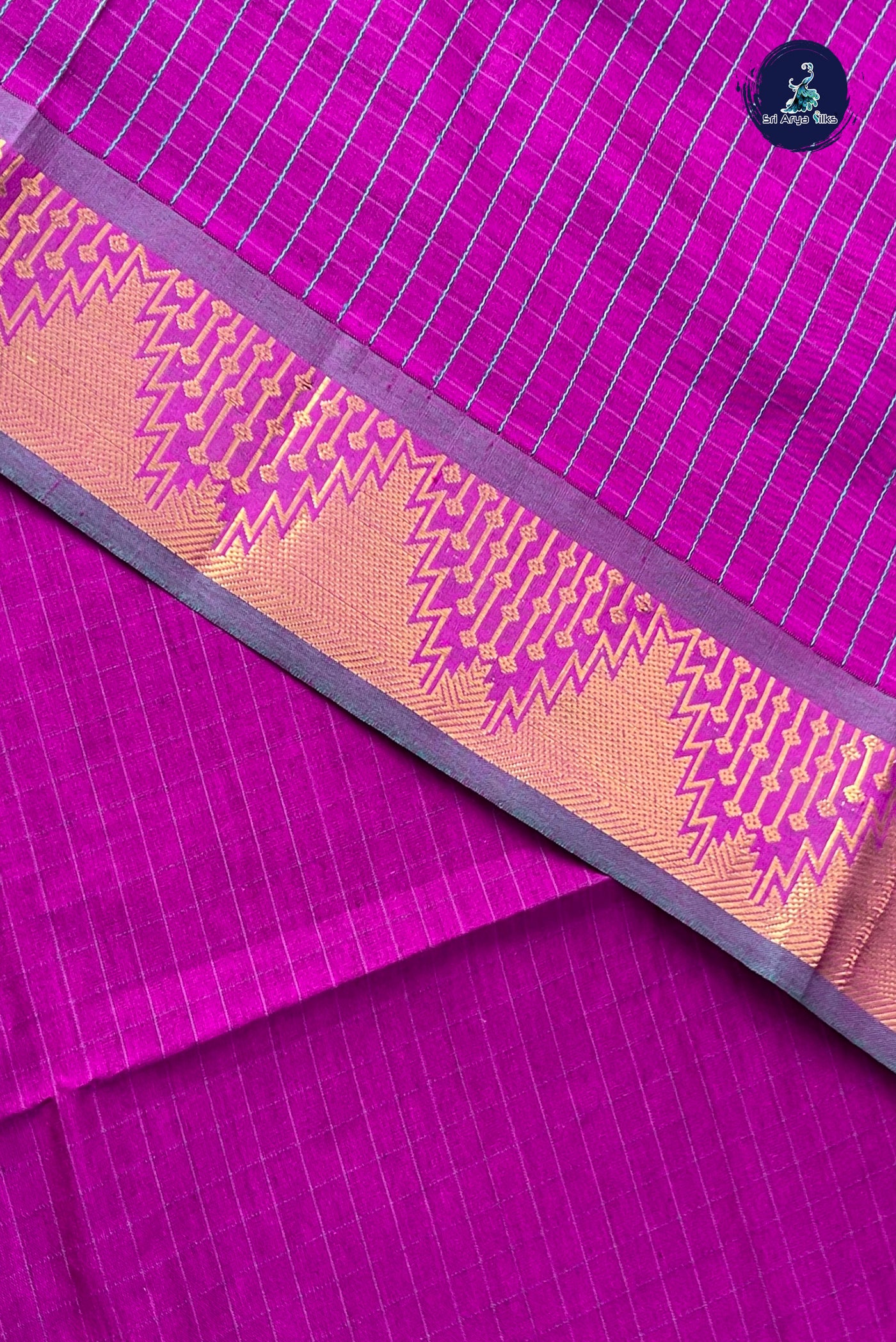 Purple Checked Saree With Checked Pattern