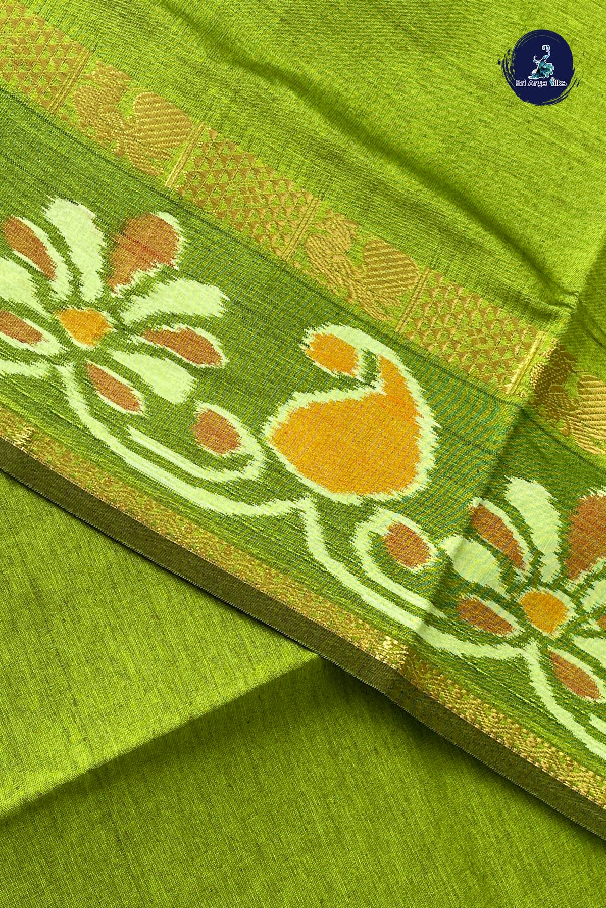 Lime Green Half Pure Silk Cotton Saree With Plain Pattern