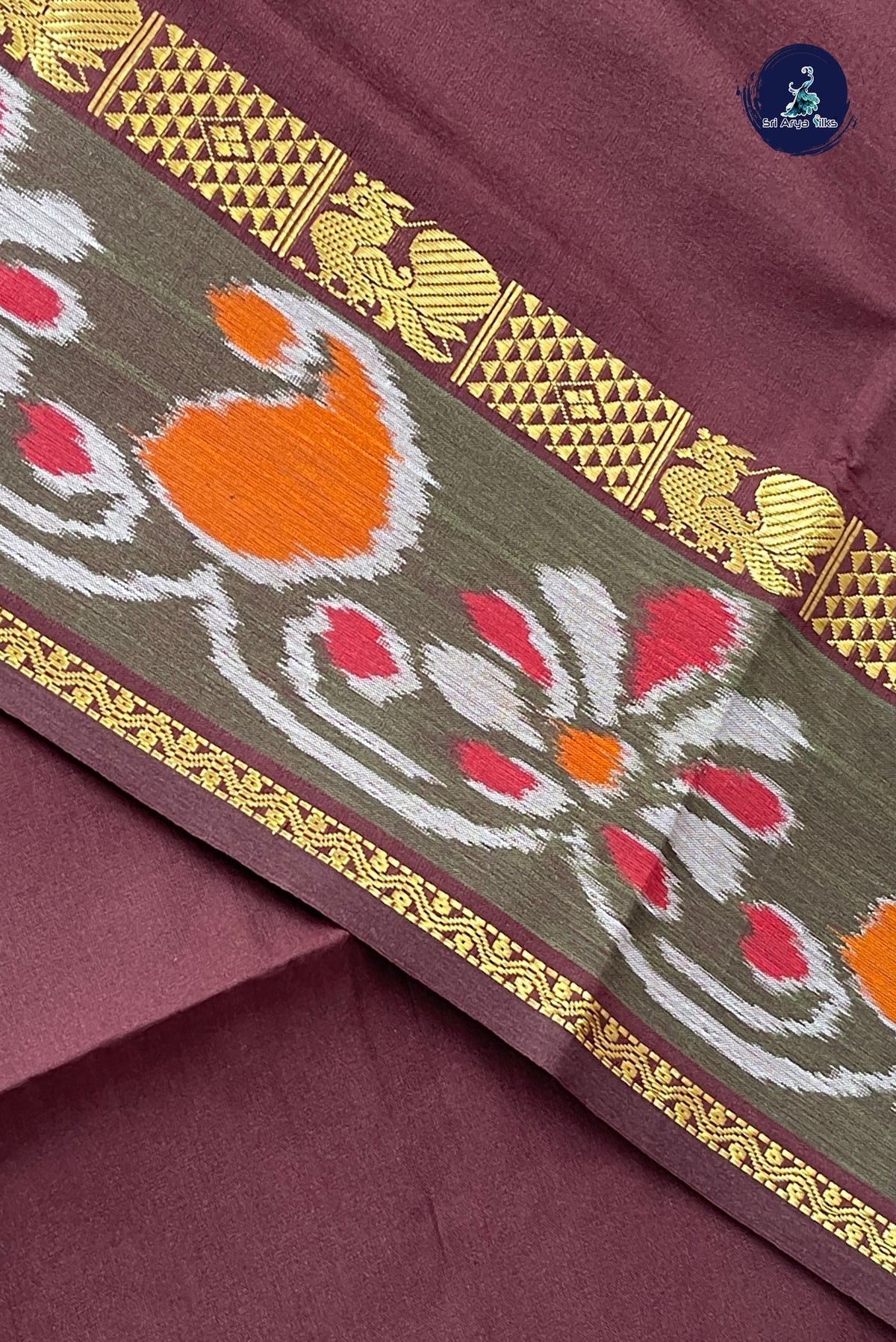 Brown Half Pure Silk Cotton Saree With Plain Pattern
