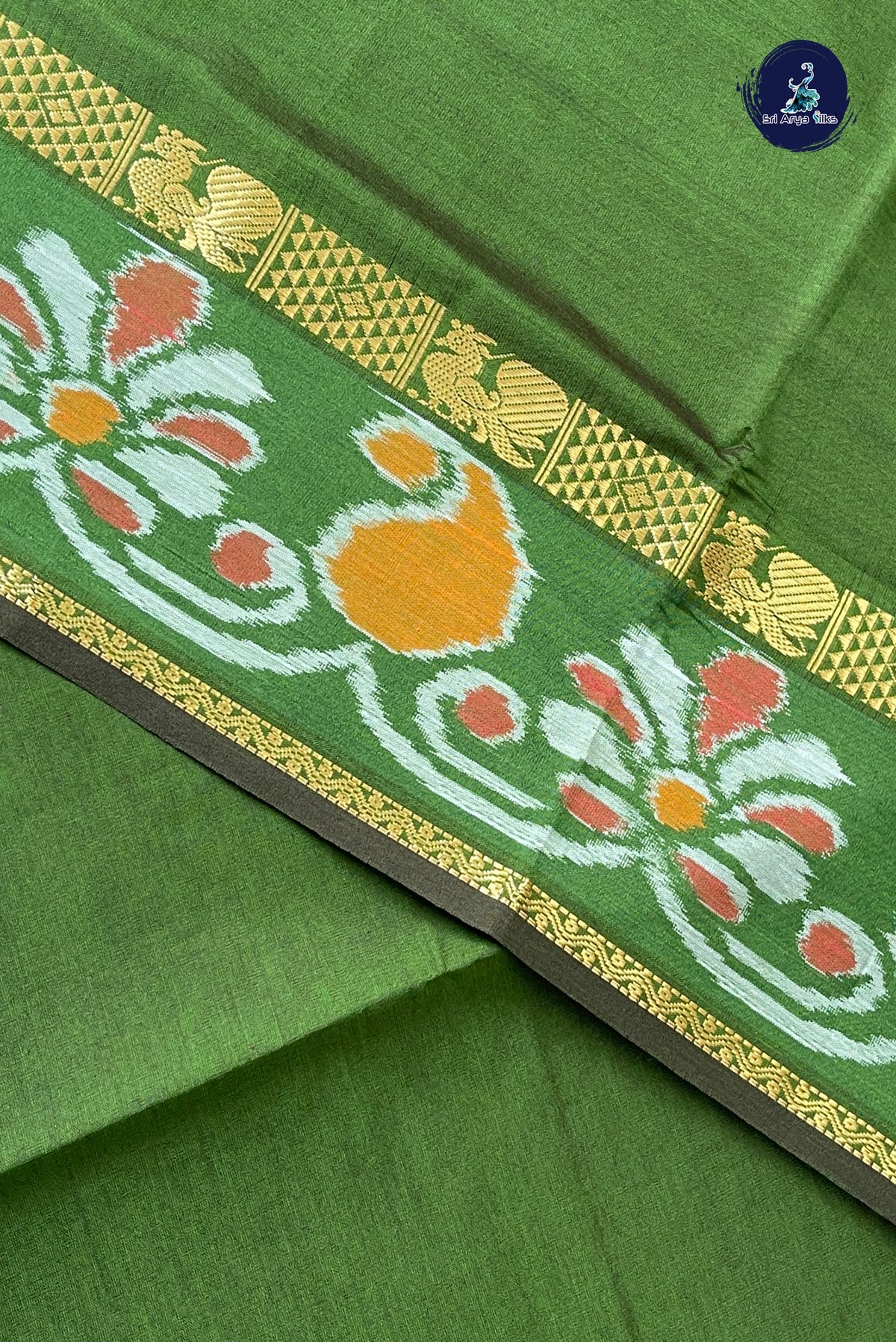 Olive Green Half Pure Silk Cotton Saree With Plain Pattern