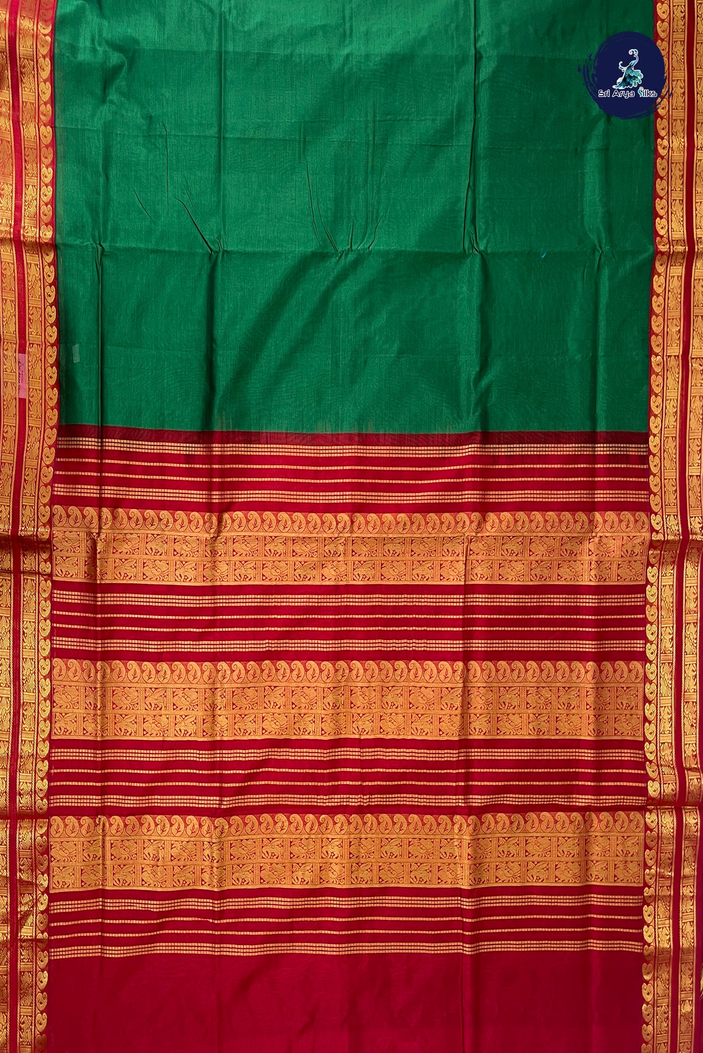 Green Half Pure Silk Cotton Saree With Plain Pattern
