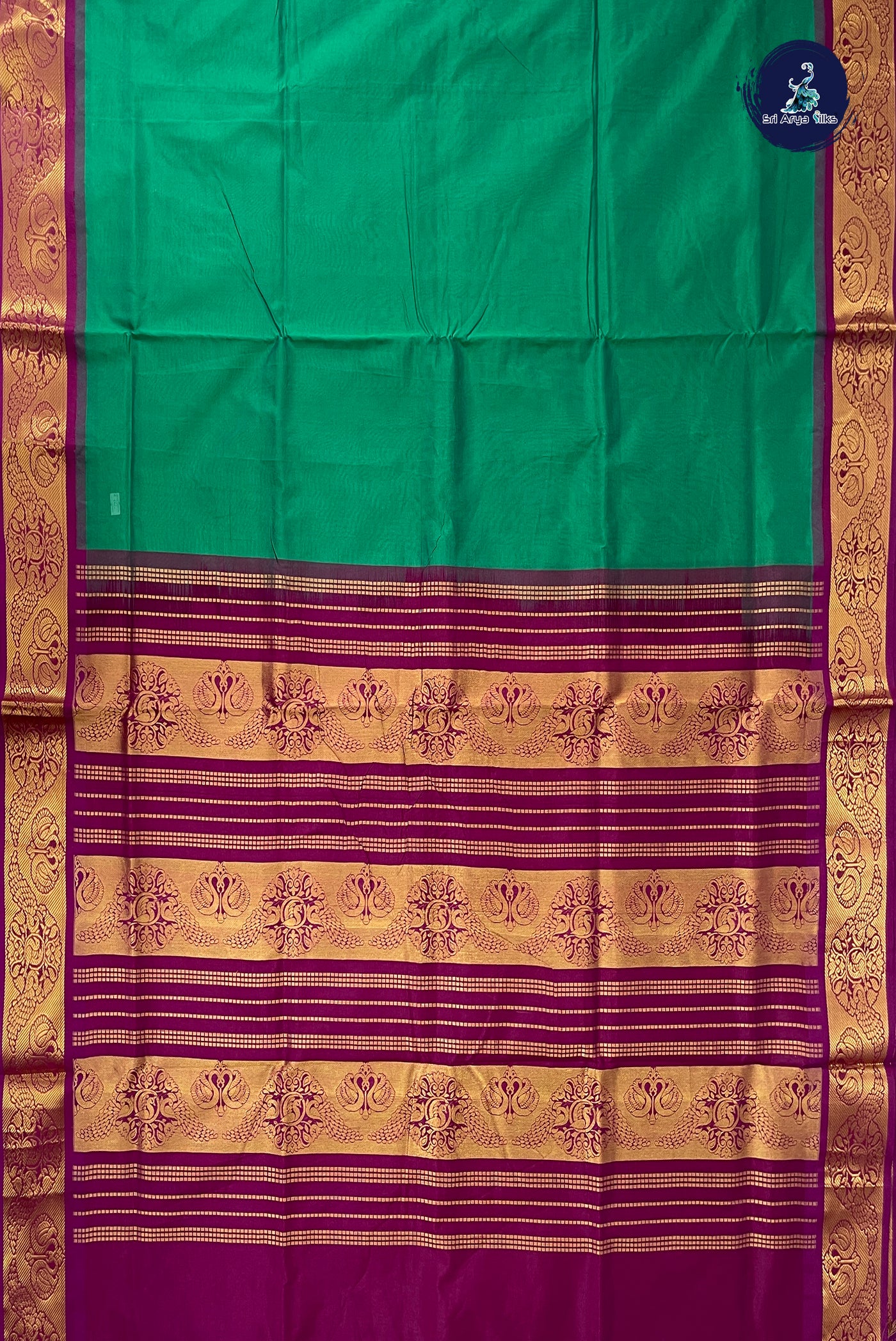 Green Half Pure Silk Cotton Saree With Plain Pattern