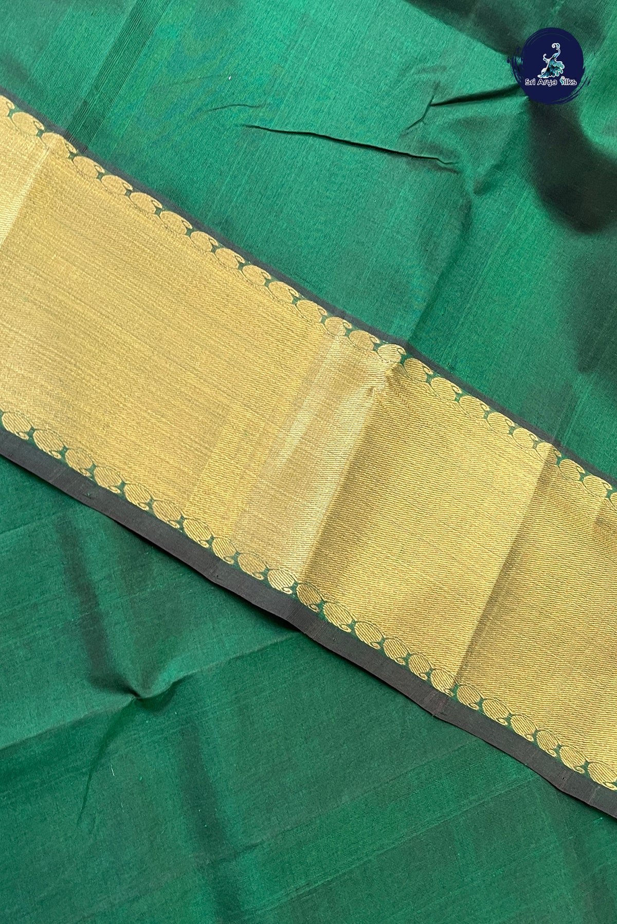 Bottle Green Bridal Silk Cotton Saree With Plain Pattern