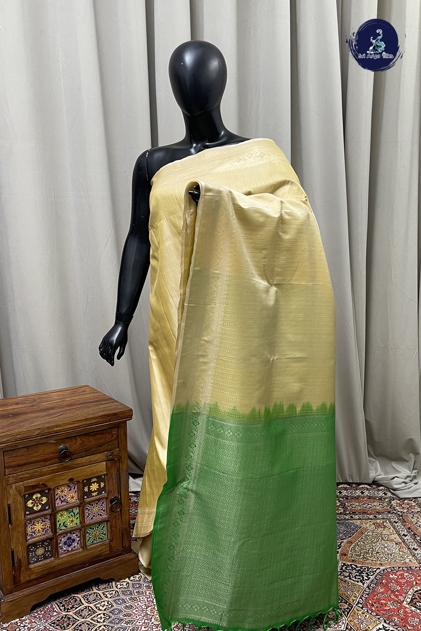Cream Semi Silk Saree With Zari Woven Pattern