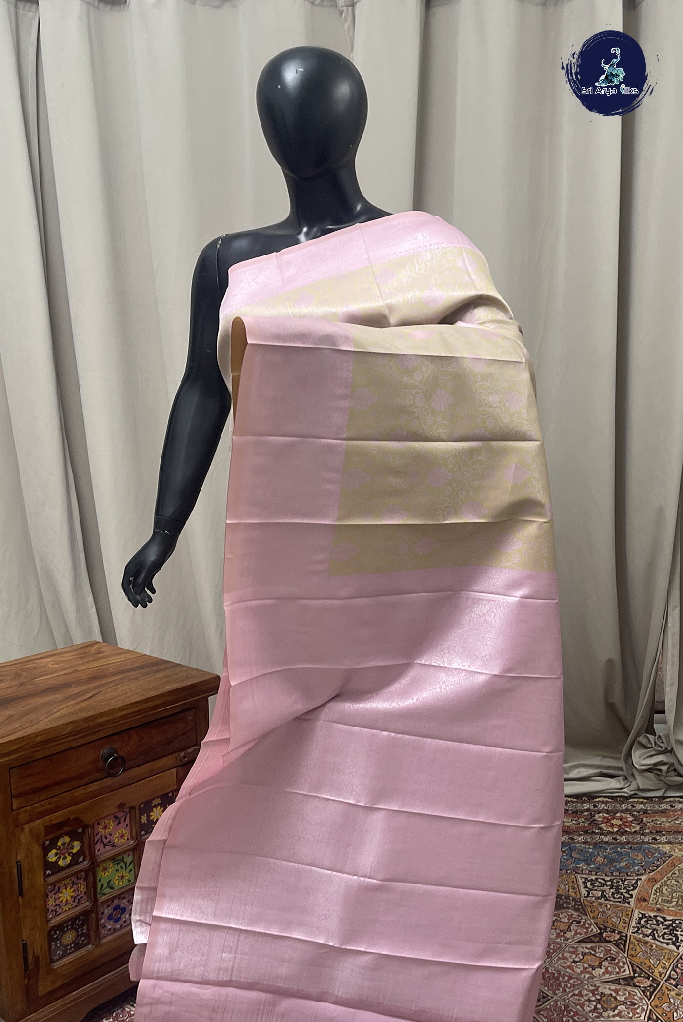 Cream Semi Soft Silk Saree With Jacquard Pattern