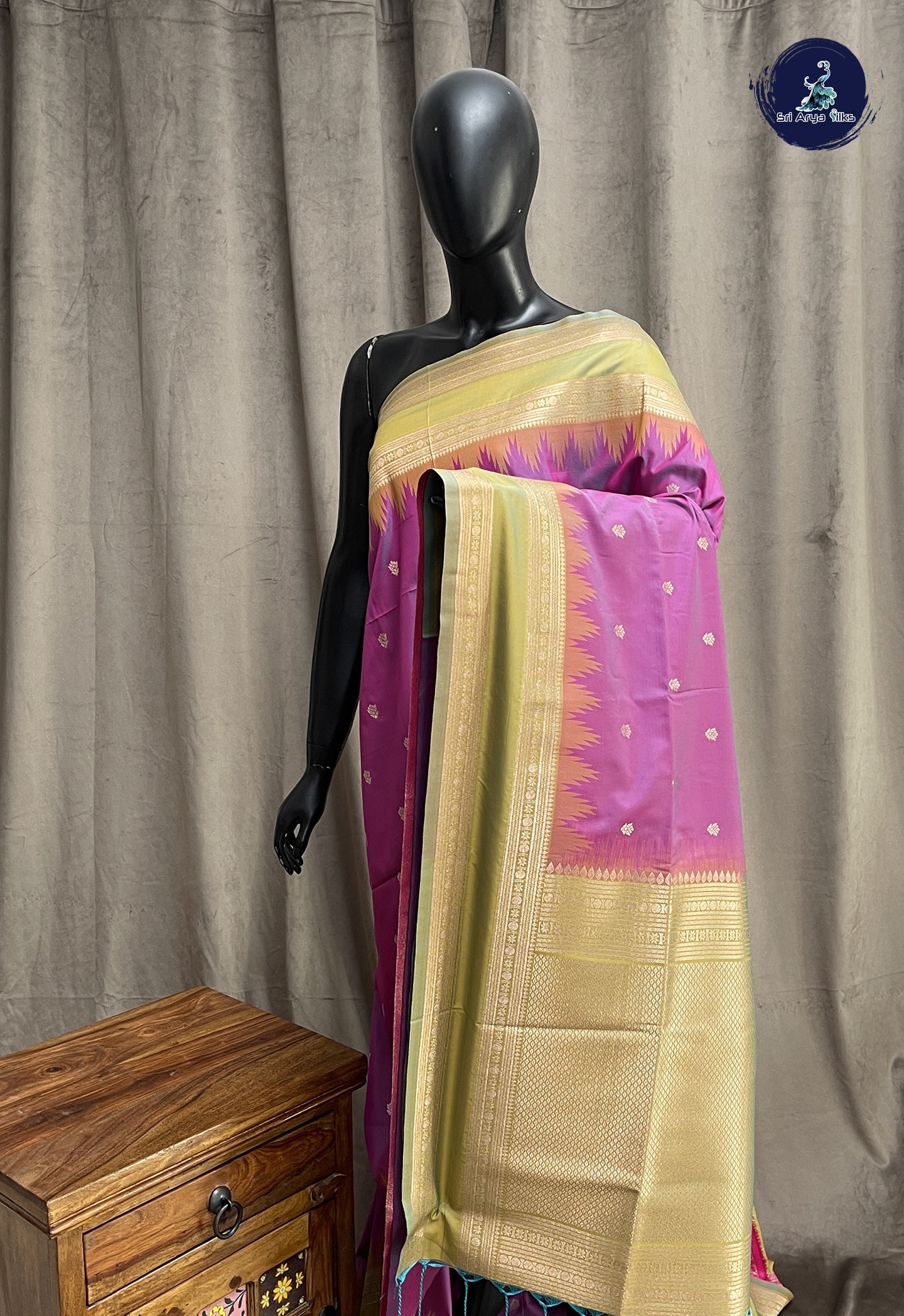 Dual Tone Pink Semi Soft Silk Saree With Zari Buttas Pattern