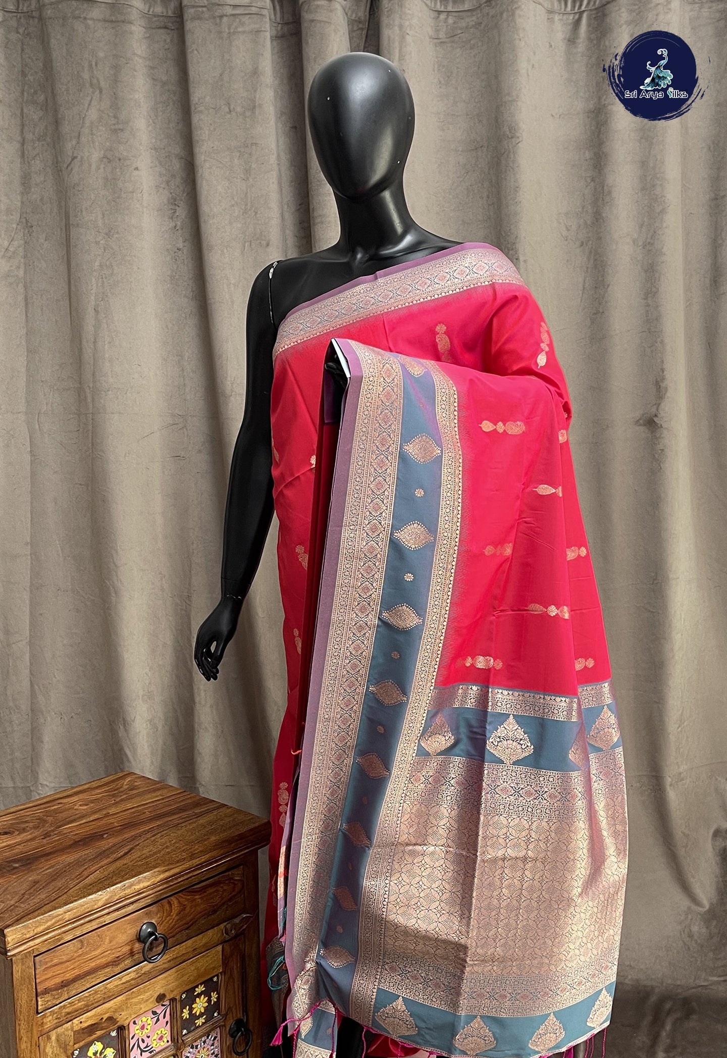 Reddish Pink Semi Soft Silk Saree With Zari Buttas Pattern