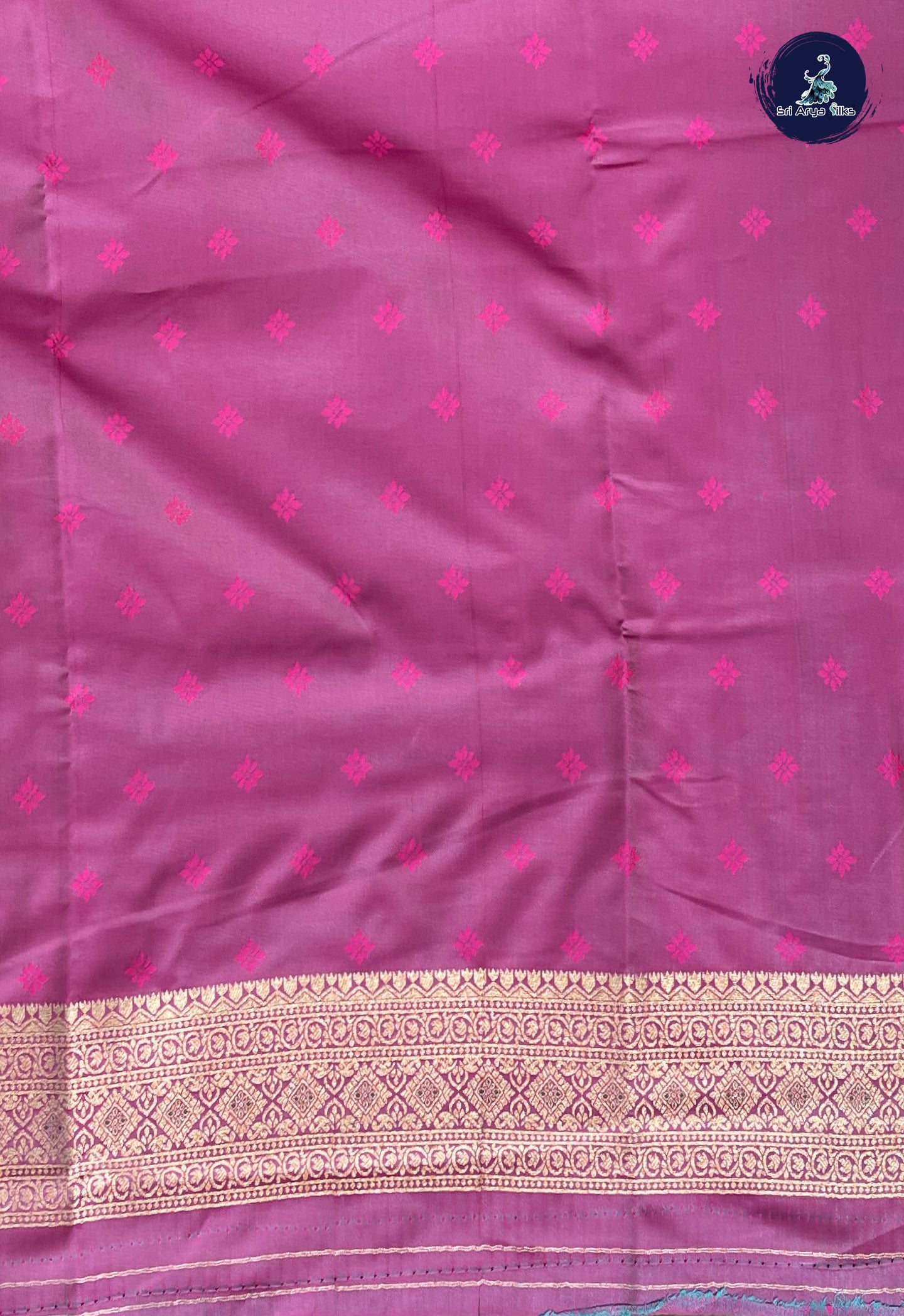 Manthulir Semi Soft Silk Saree With Zari Buttas Pattern