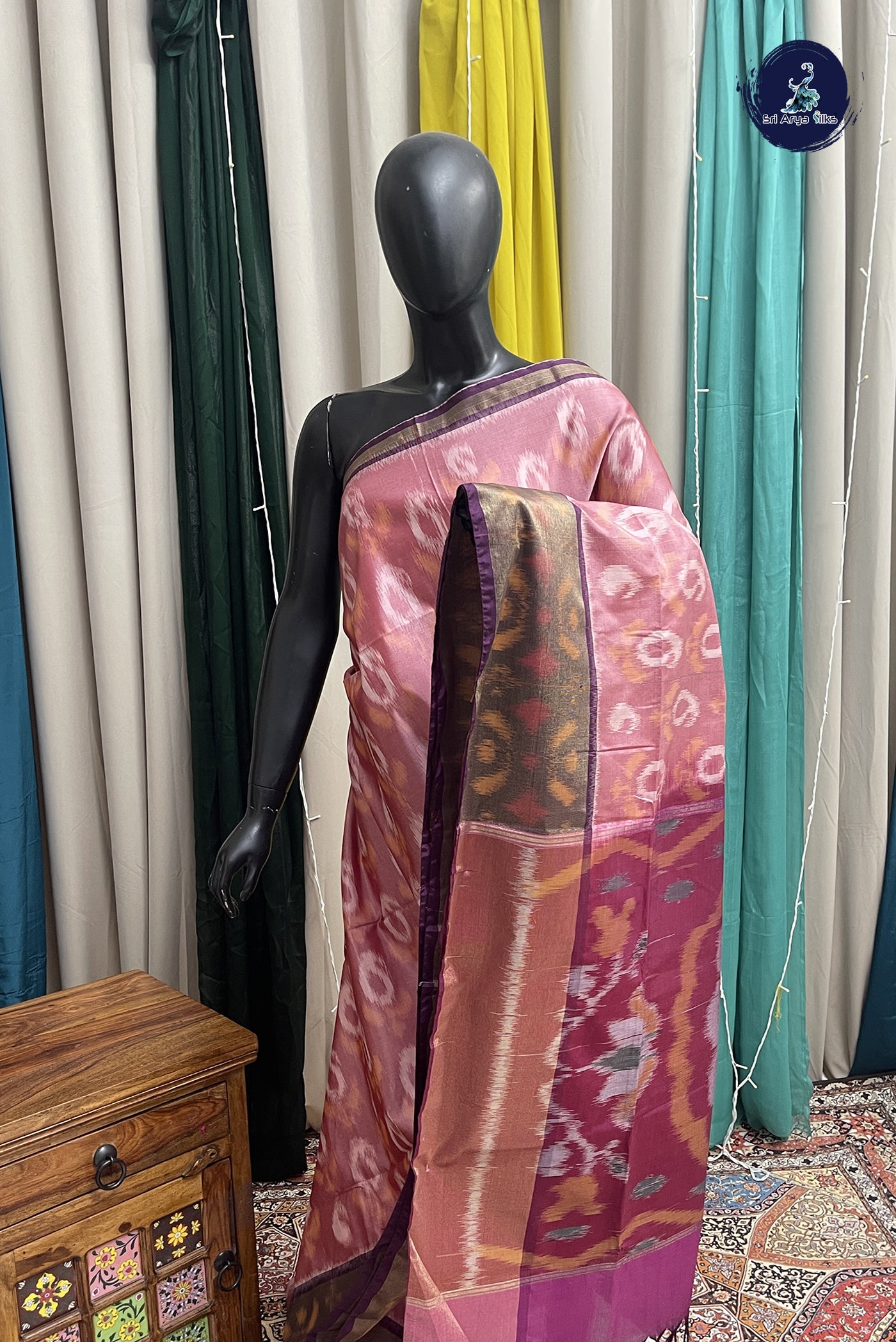 Mauve Semi Soft Silk Saree With Ikat Pattern