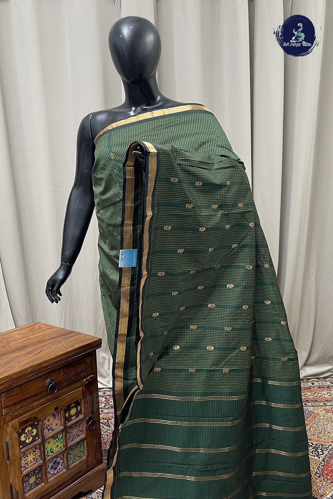 Bottle Green Semi Silk Saree With Checked Pattern