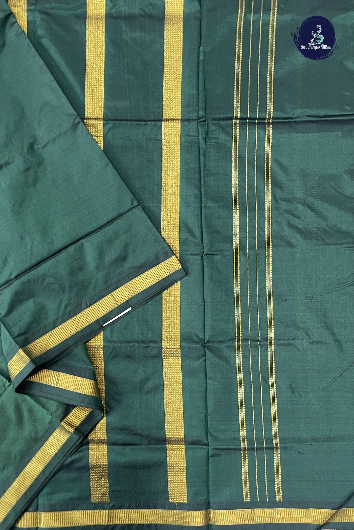 Bottle Green Madisar 10 Yards Silk Saree With Plain Pattern