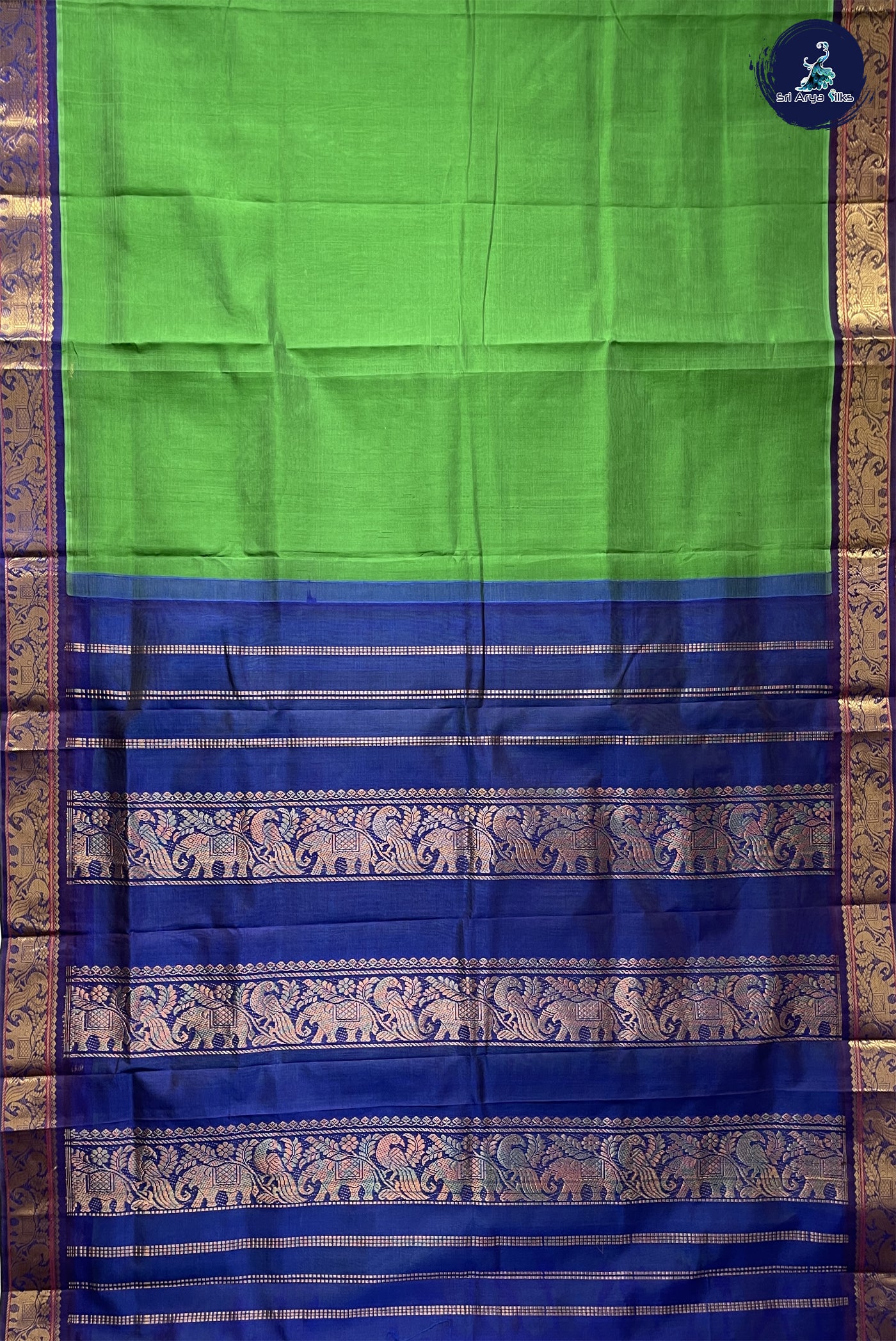 Parrot Green 10 Yards Silk Cotton Saree With Plain Pattern