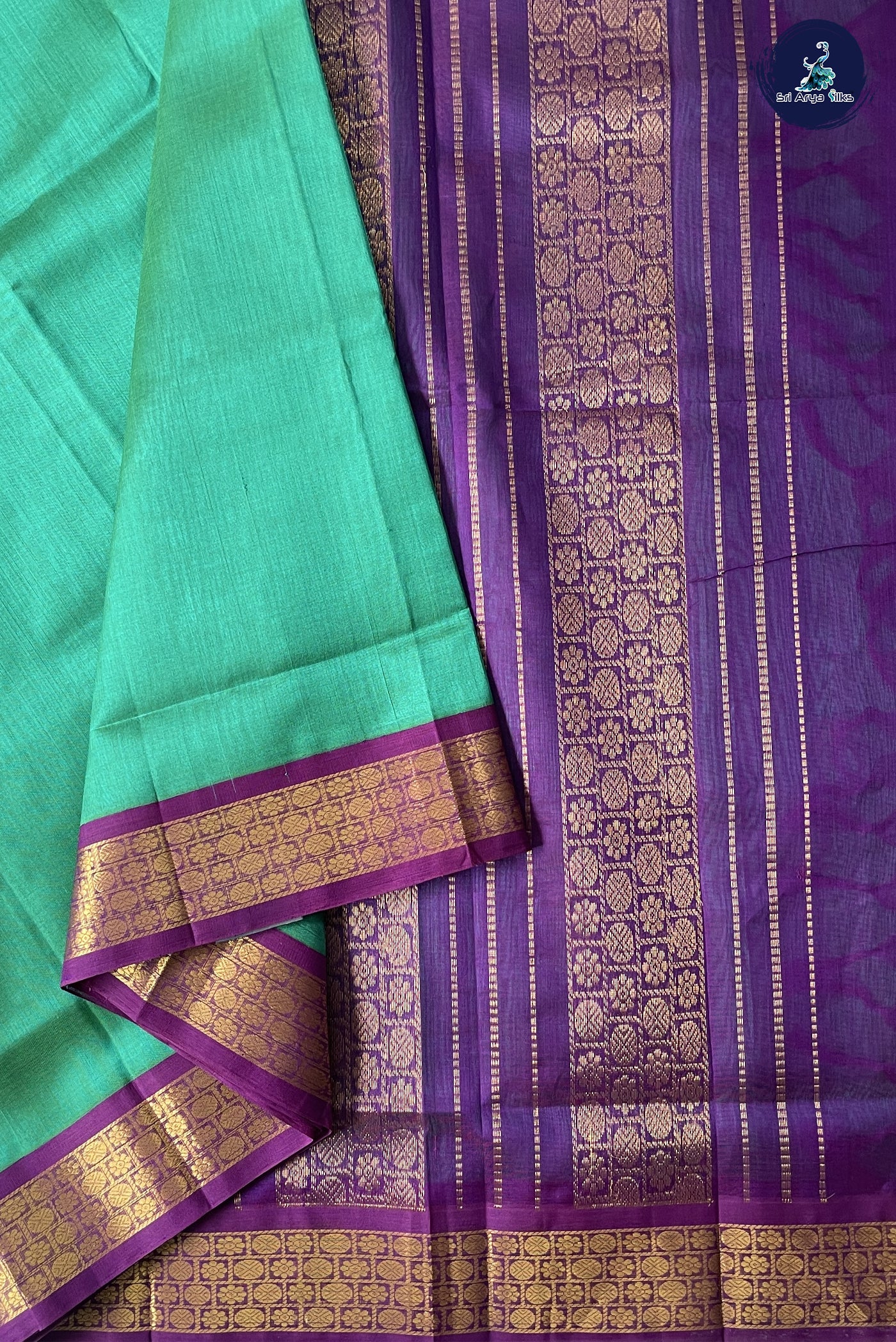 Turquoise 10 Yards Silk Cotton Saree With Plain Pattern