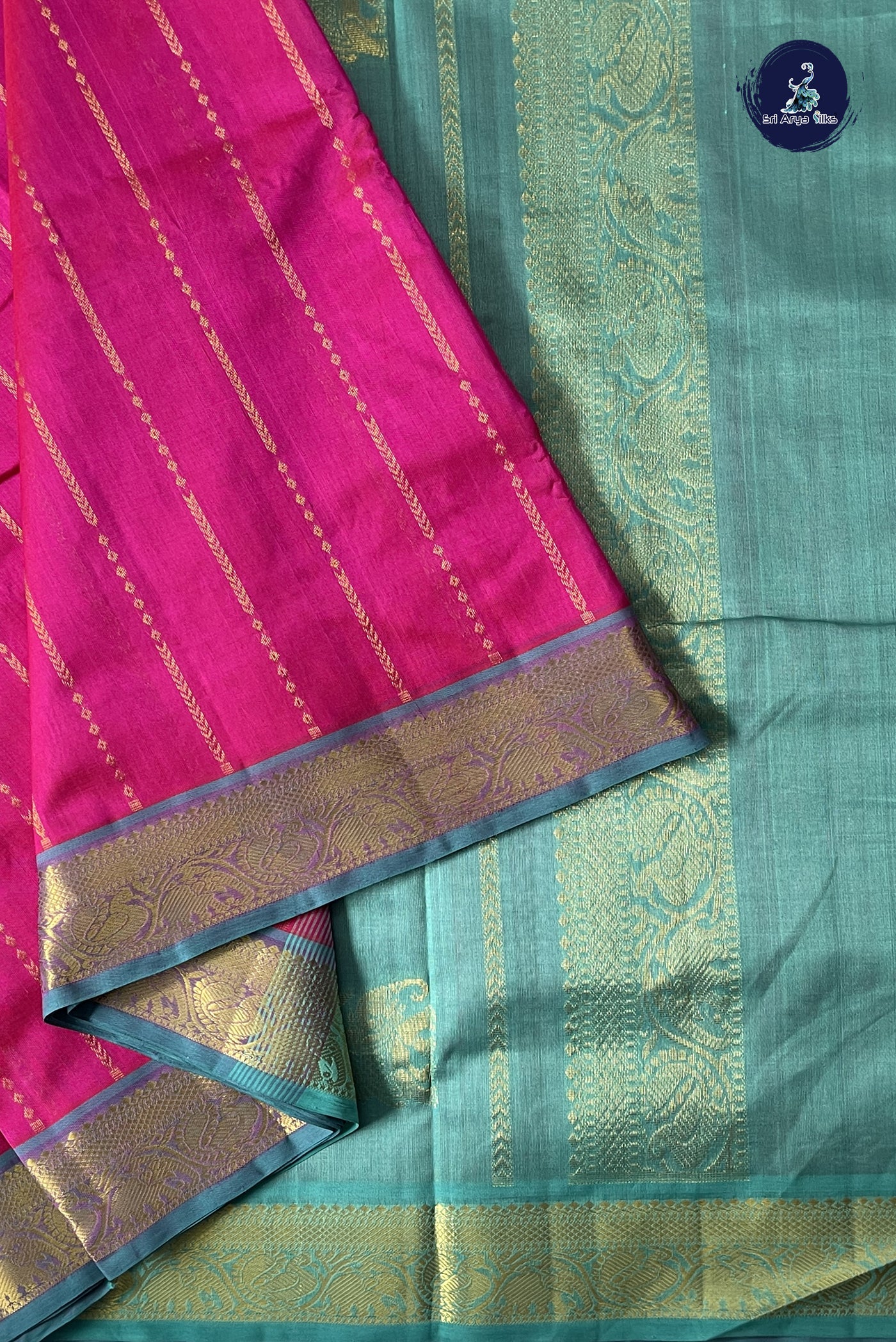 Magenta 10 Yards Silk Cotton Saree With Stripes Pattern