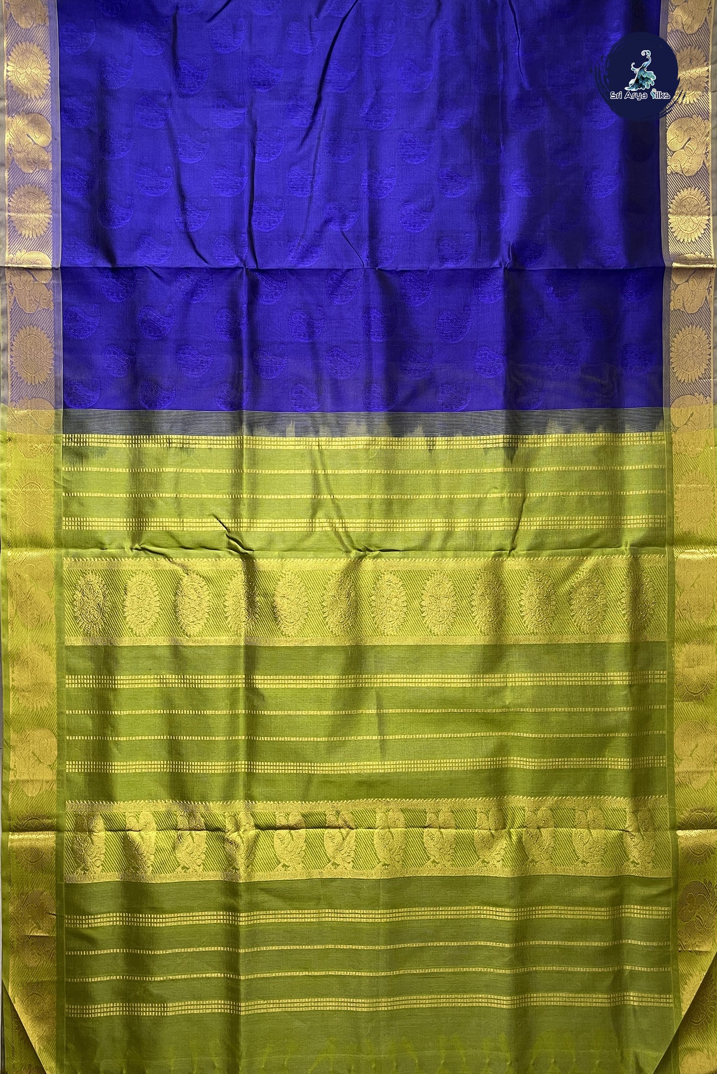 Dual Tone Violet 10 Yards Silk Cotton Saree With Embossed Pattern