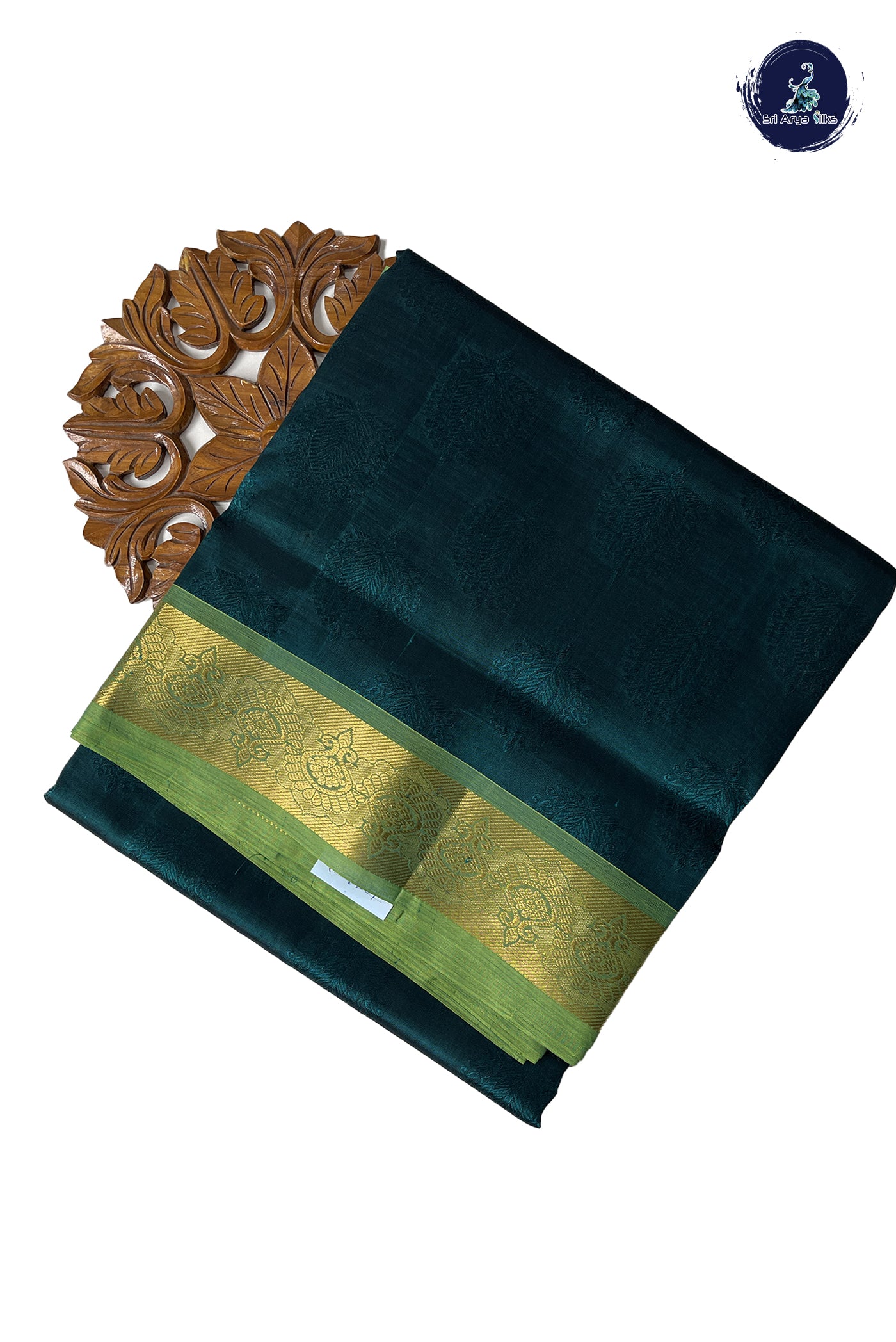 Green 10 Yards Silk Cotton Saree With Embossed Pattern