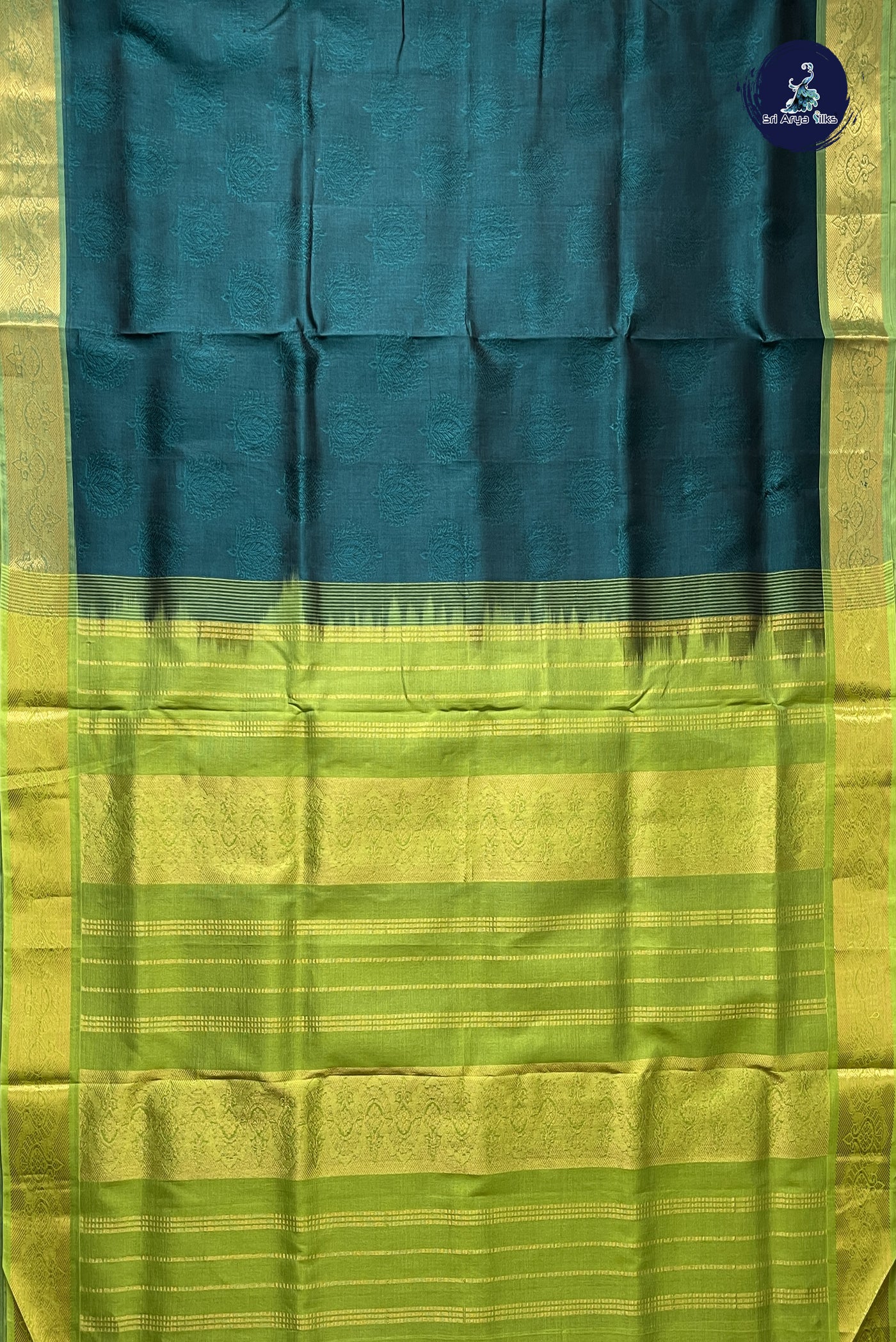 Green 10 Yards Silk Cotton Saree With Embossed Pattern