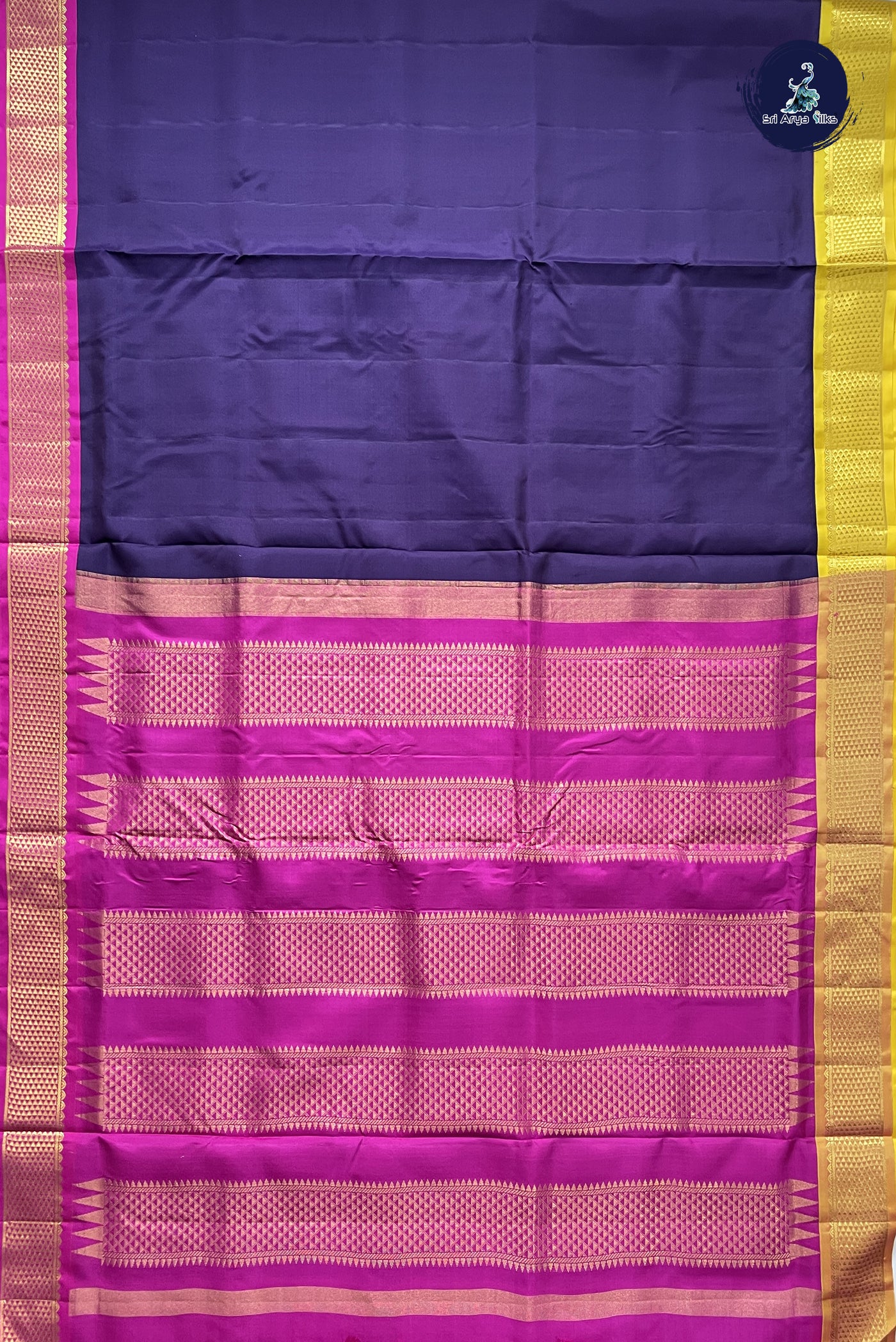 Jamun Madisar 10 Yards Silk Saree With Plain Pattern