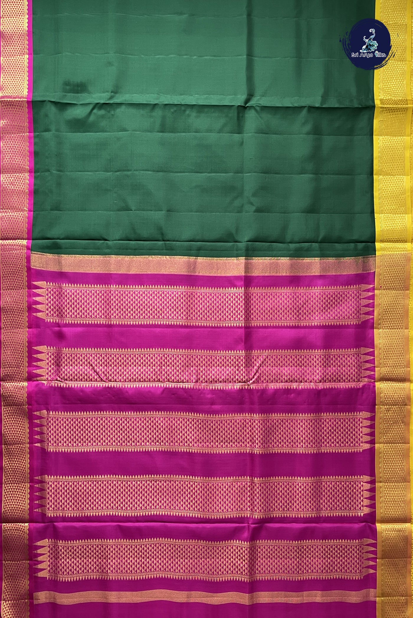 Bottle Green Madisar 10 Yards Silk Saree With Plain Pattern