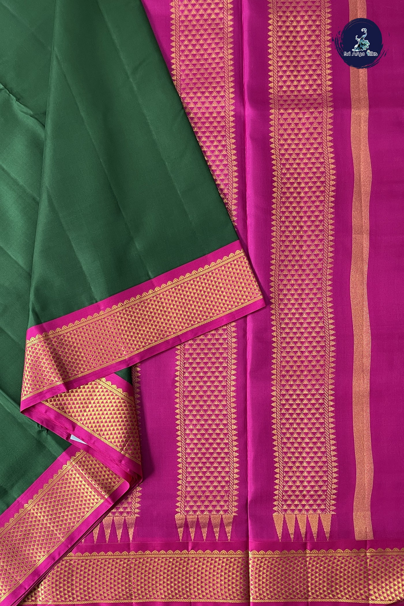 Bottle Green Madisar 10 Yards Silk Saree With Plain Pattern