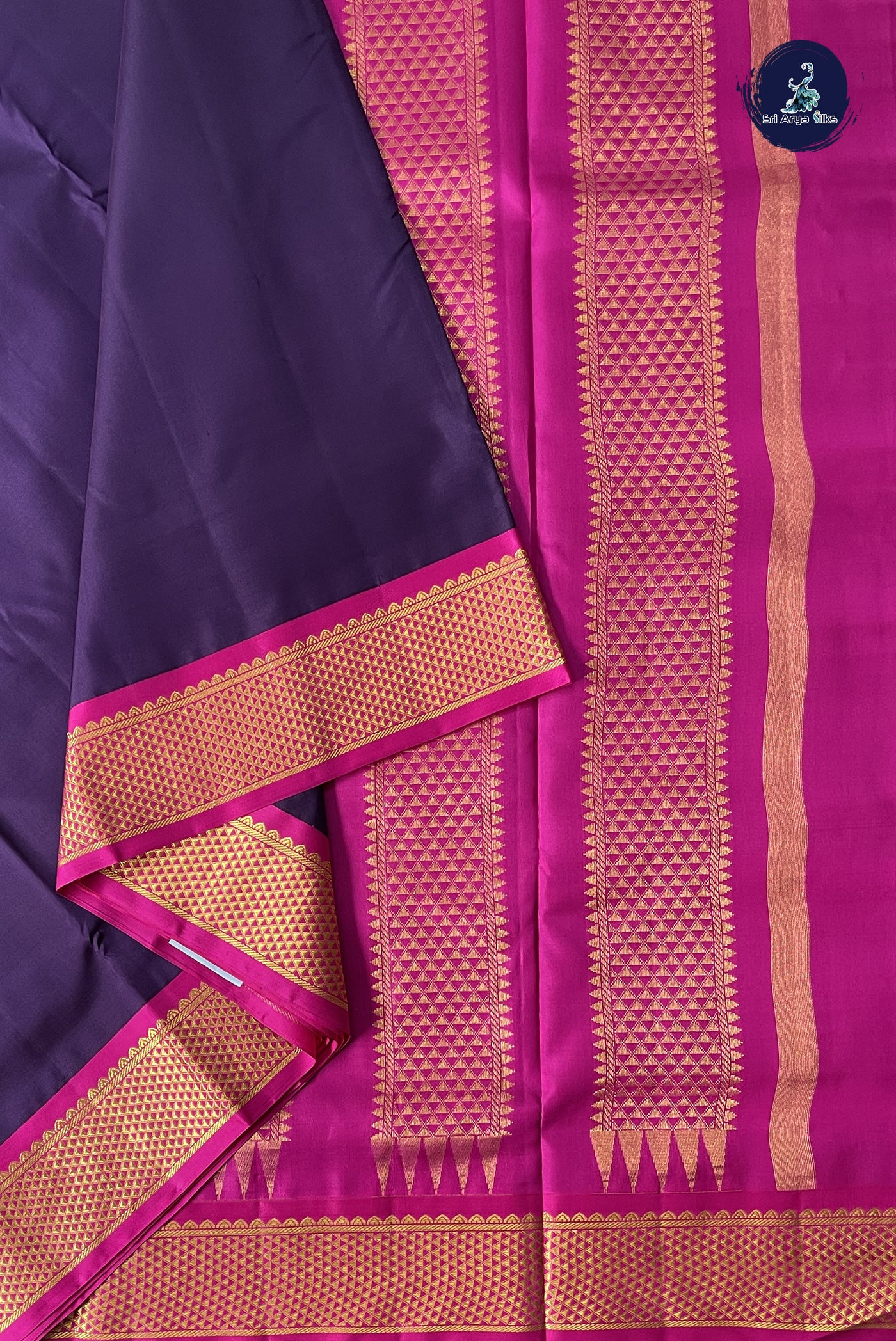 Jamun Madisar 10 Yards Silk Saree With Plain Pattern