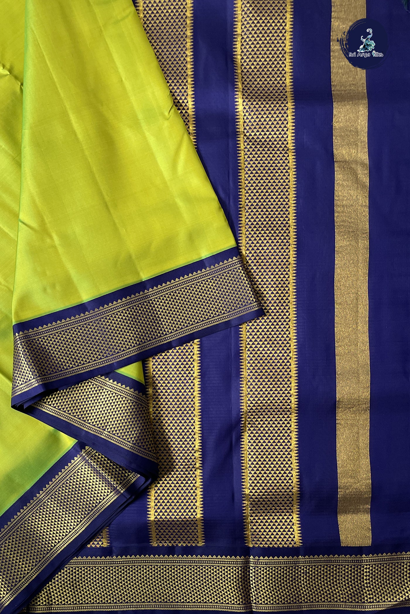 Lime Green Madisar 10 Yards Silk Saree With Plain Pattern