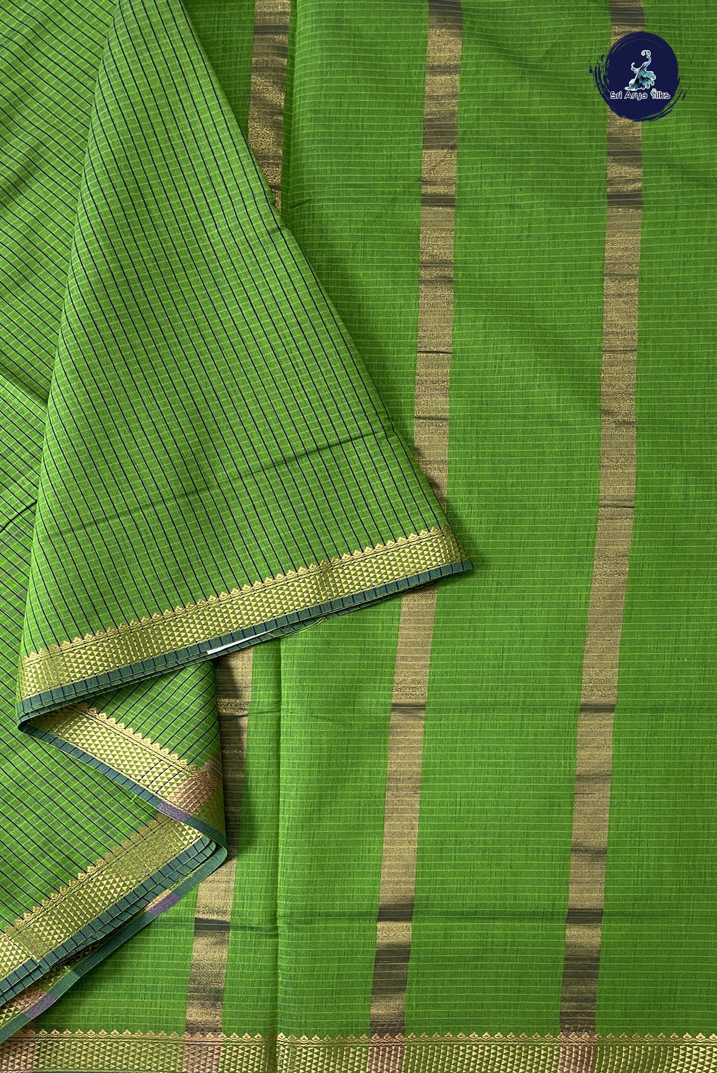 Light Green 9 Yards Gift Saree With Checked Pattern