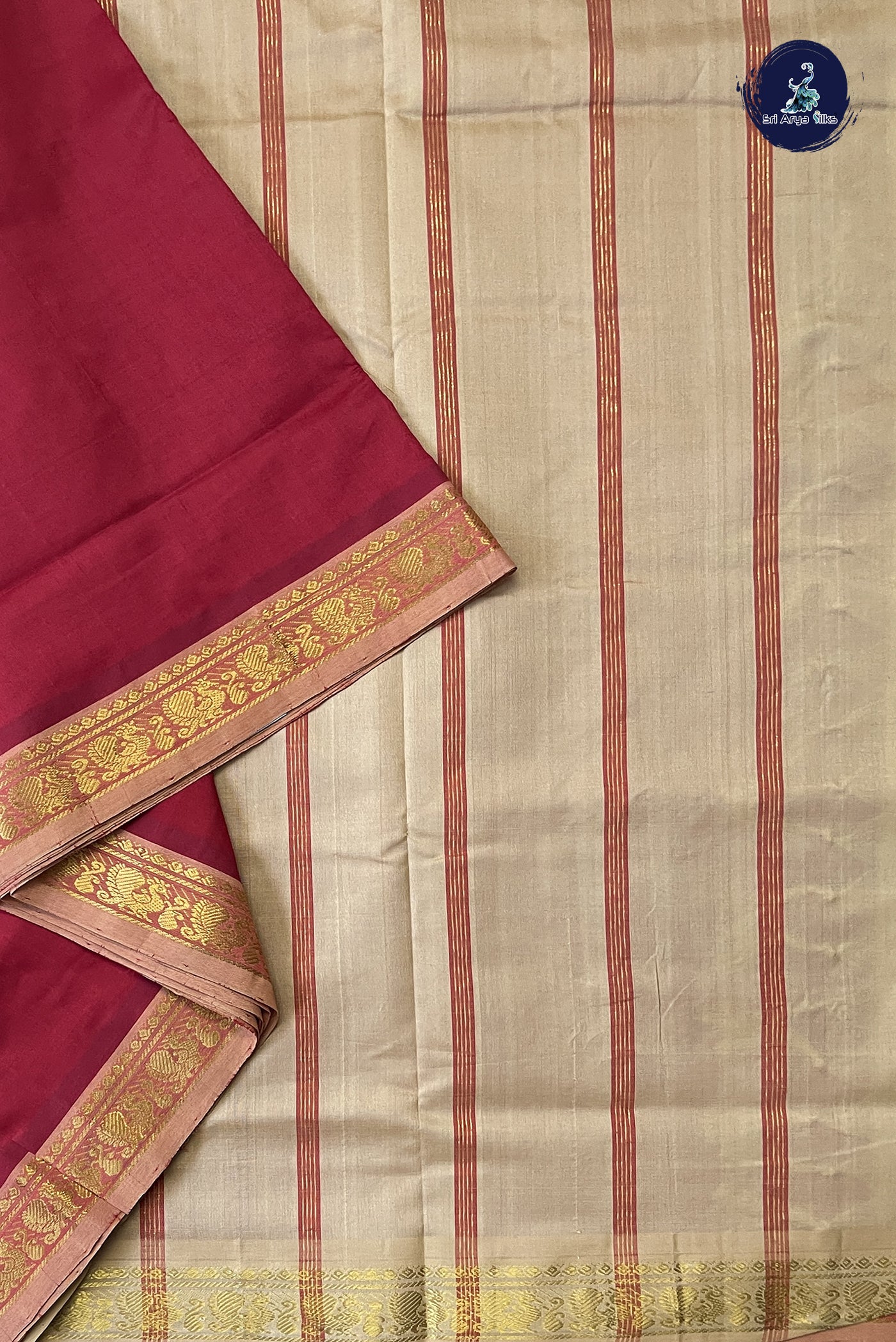 Maroon 10 Yards Silk Cotton Saree With Plain Pattern